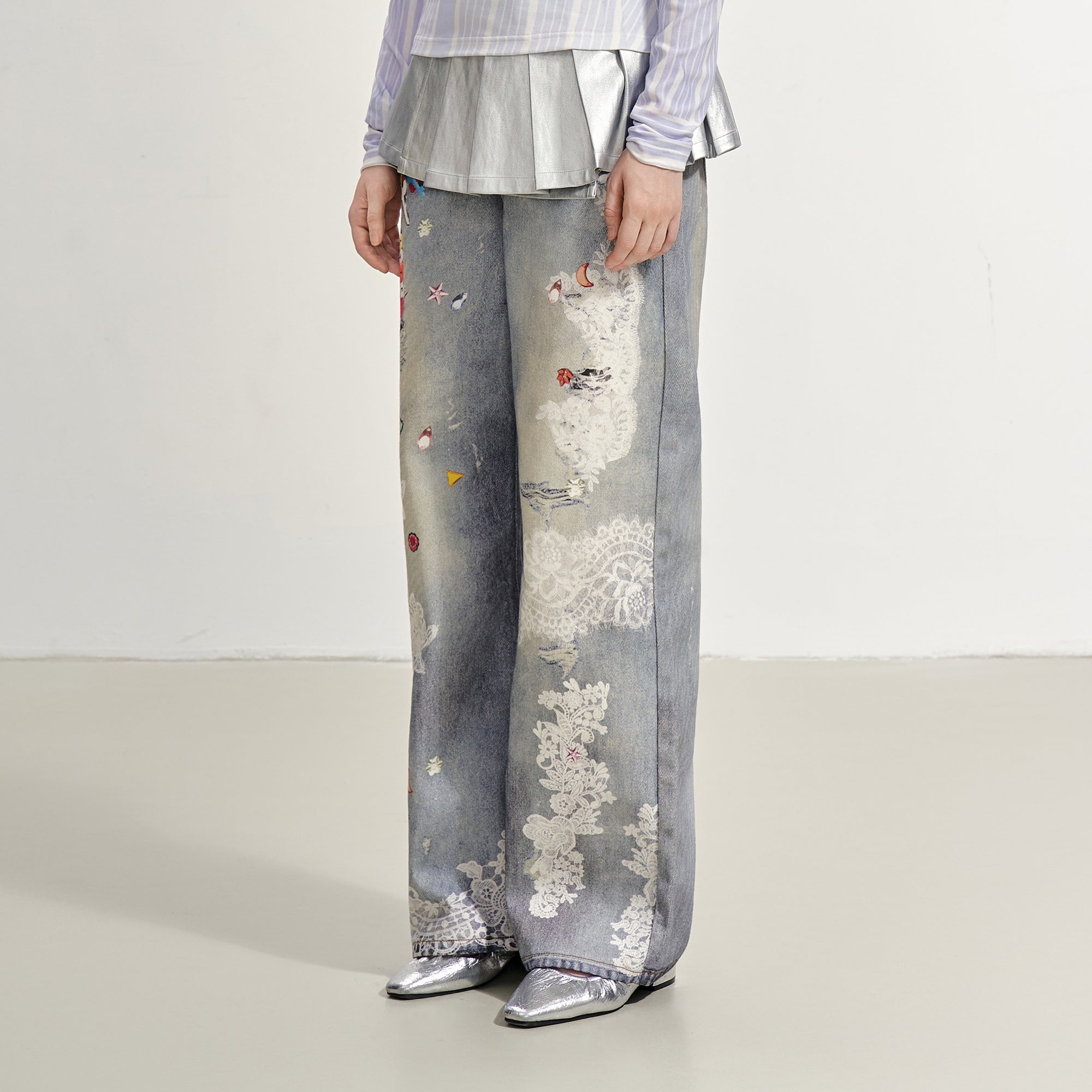 SOFITTE Charm & Lace Graphic Wide-Leg Jeans