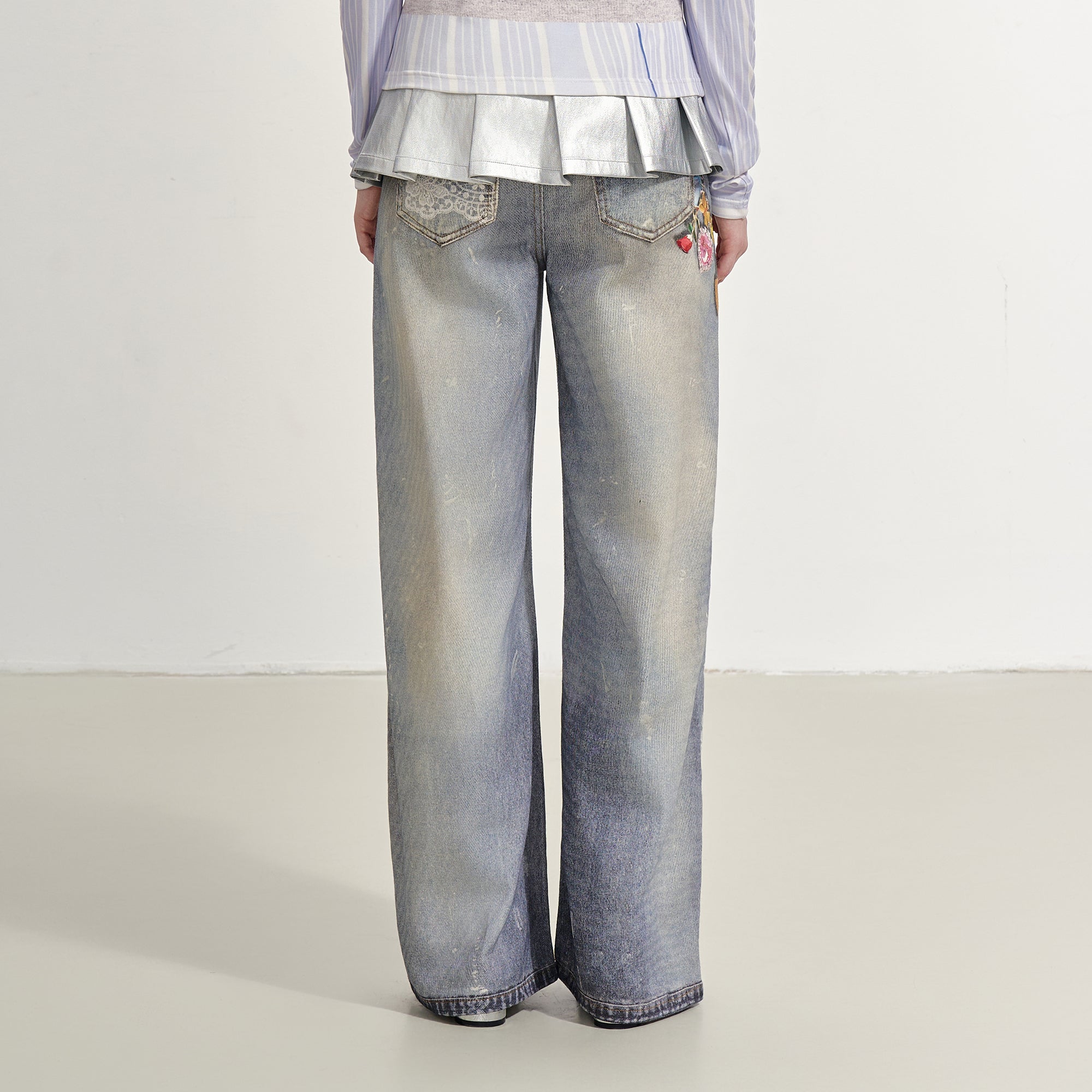 SOFITTE Charm & Lace Graphic Wide-Leg Jeans