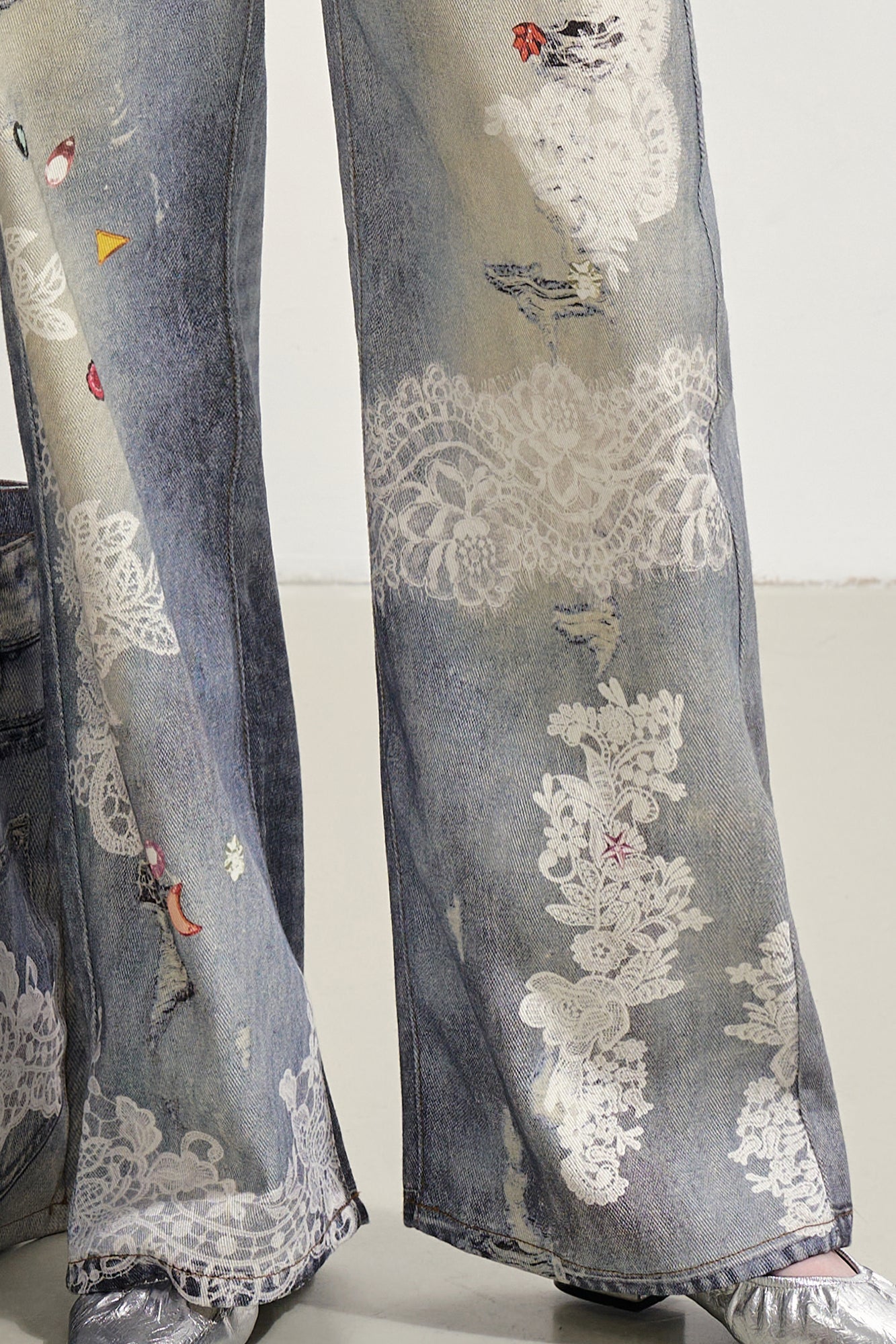 SOFITTE Charm & Lace Graphic Wide-Leg Jeans