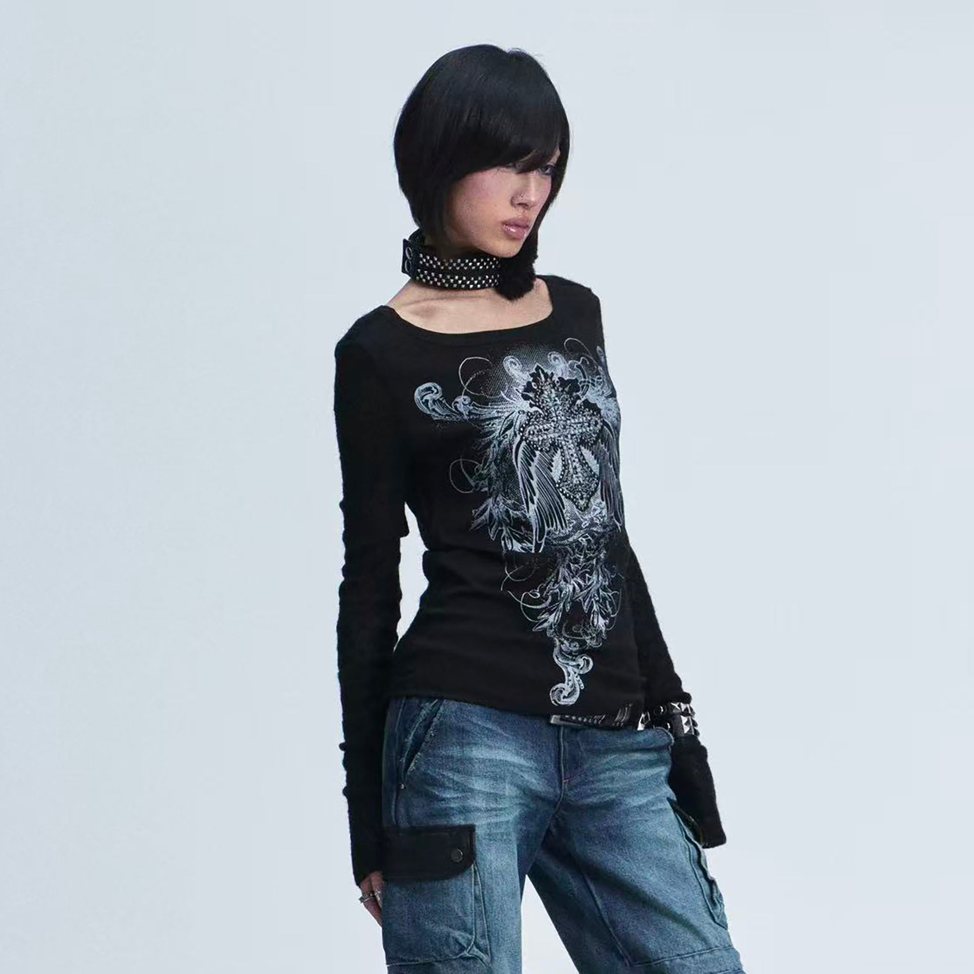 NONAME SPACE Rivet Contrast Graphic Long-Sleeve Tee