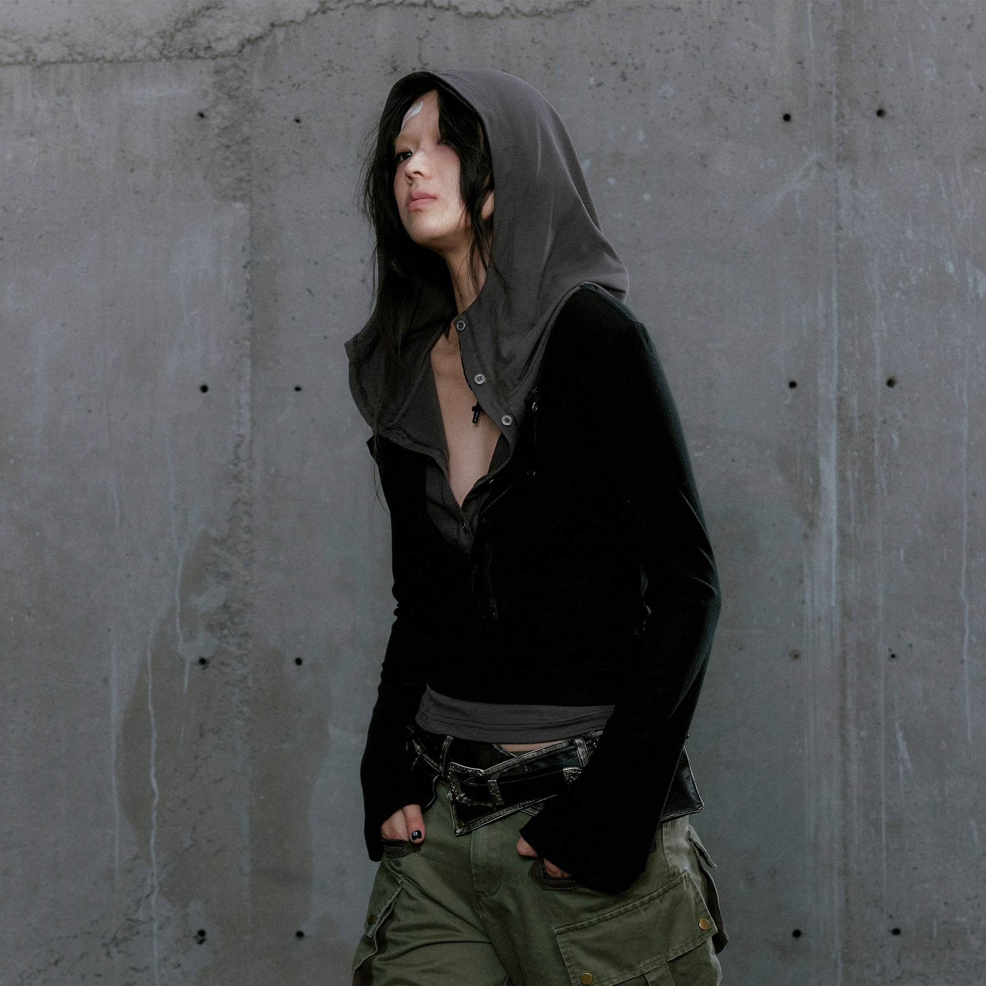 CESTNOUS Faux-Layered Half-Button Hooded Top