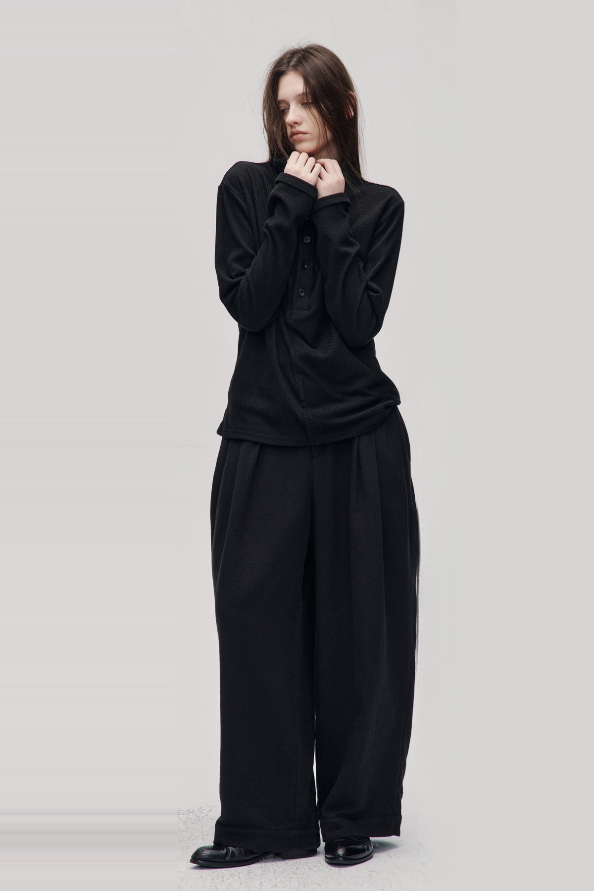ILNya Nieternite Nifutur Deconstructed Stand-Collar Slim Long-Sleeve Tee — full body