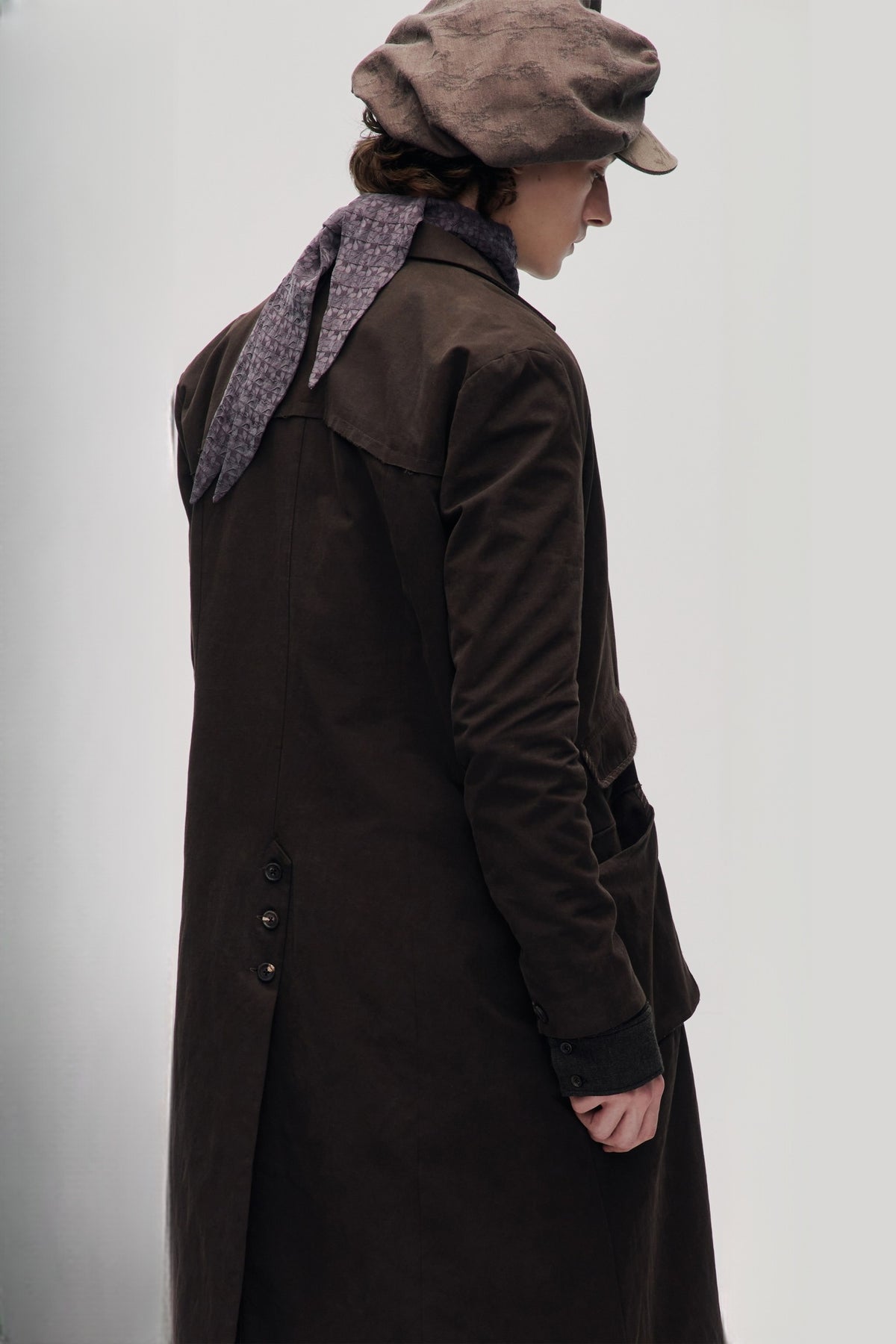 ILNya Nieternite Nifutur Retro Patterned Newsboy Cap — half body