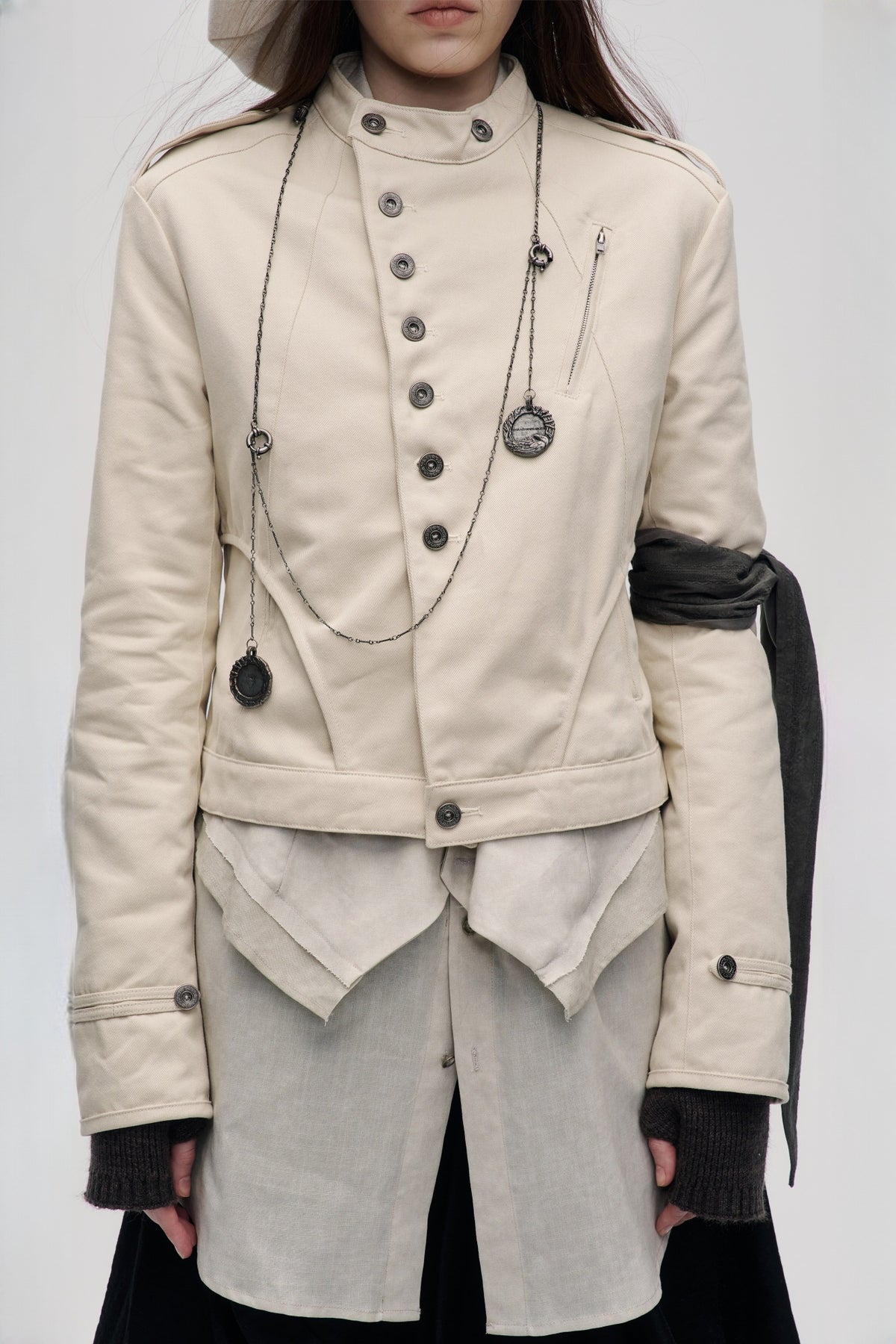 ILNya Nieternite Nifutur Napoleon-Collar Slim Cropped Jacket — half body