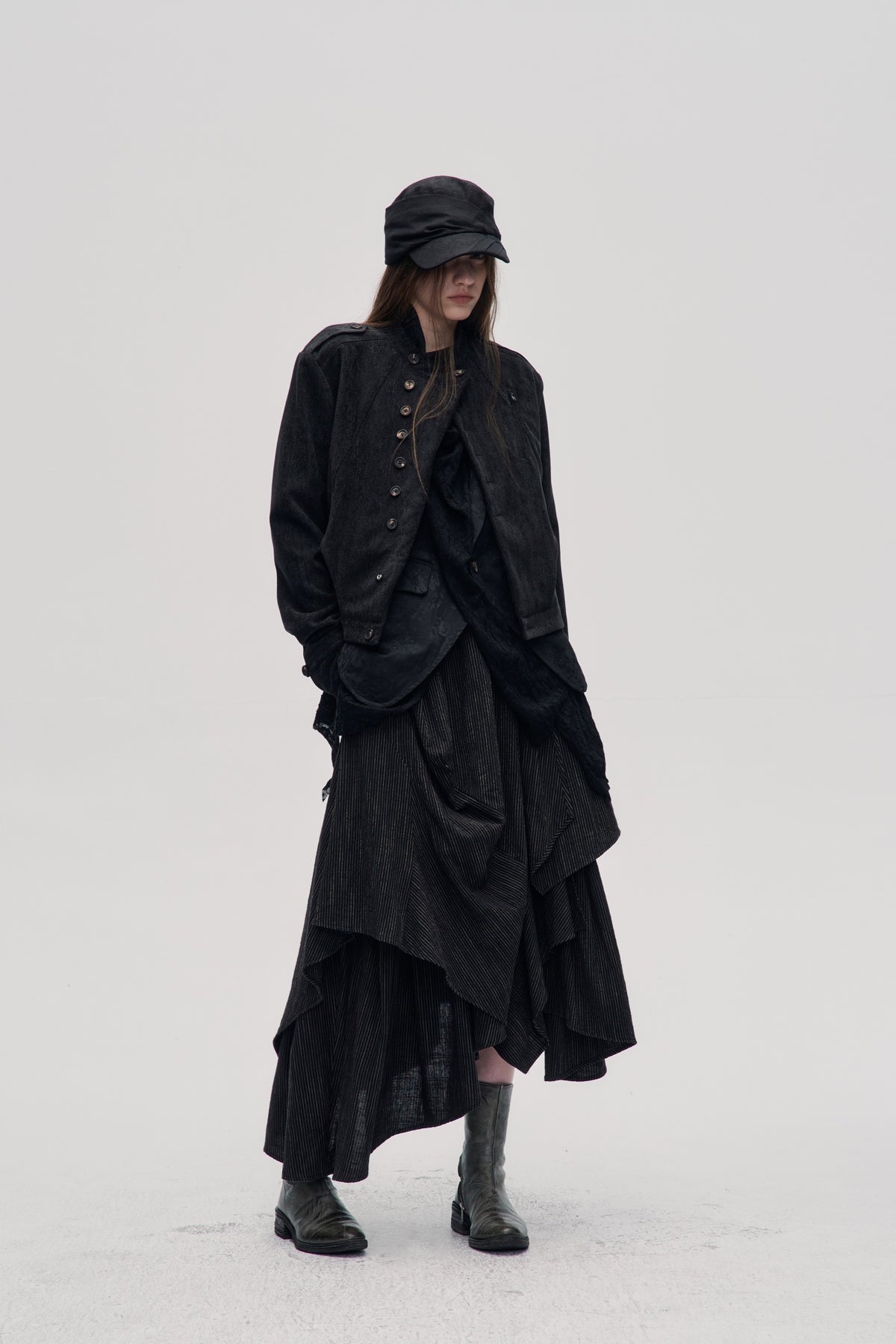 ILNya Nieternite Nifutur Napoleon Collar Slim Short Jacket — full body