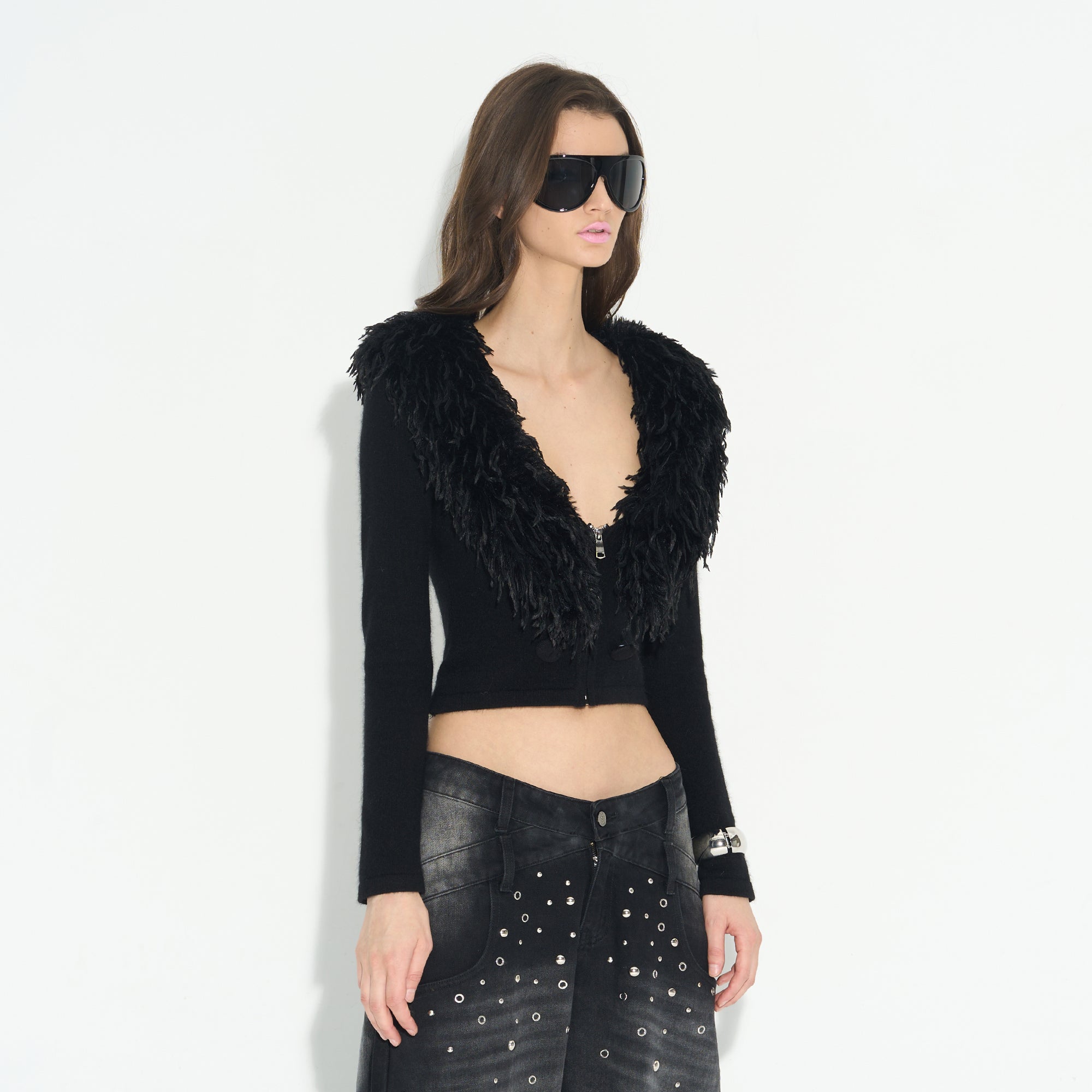 NEVER OFFEND L ANGEL Deep-V Shaggy Trim Zip-Up Cropped Cardigan