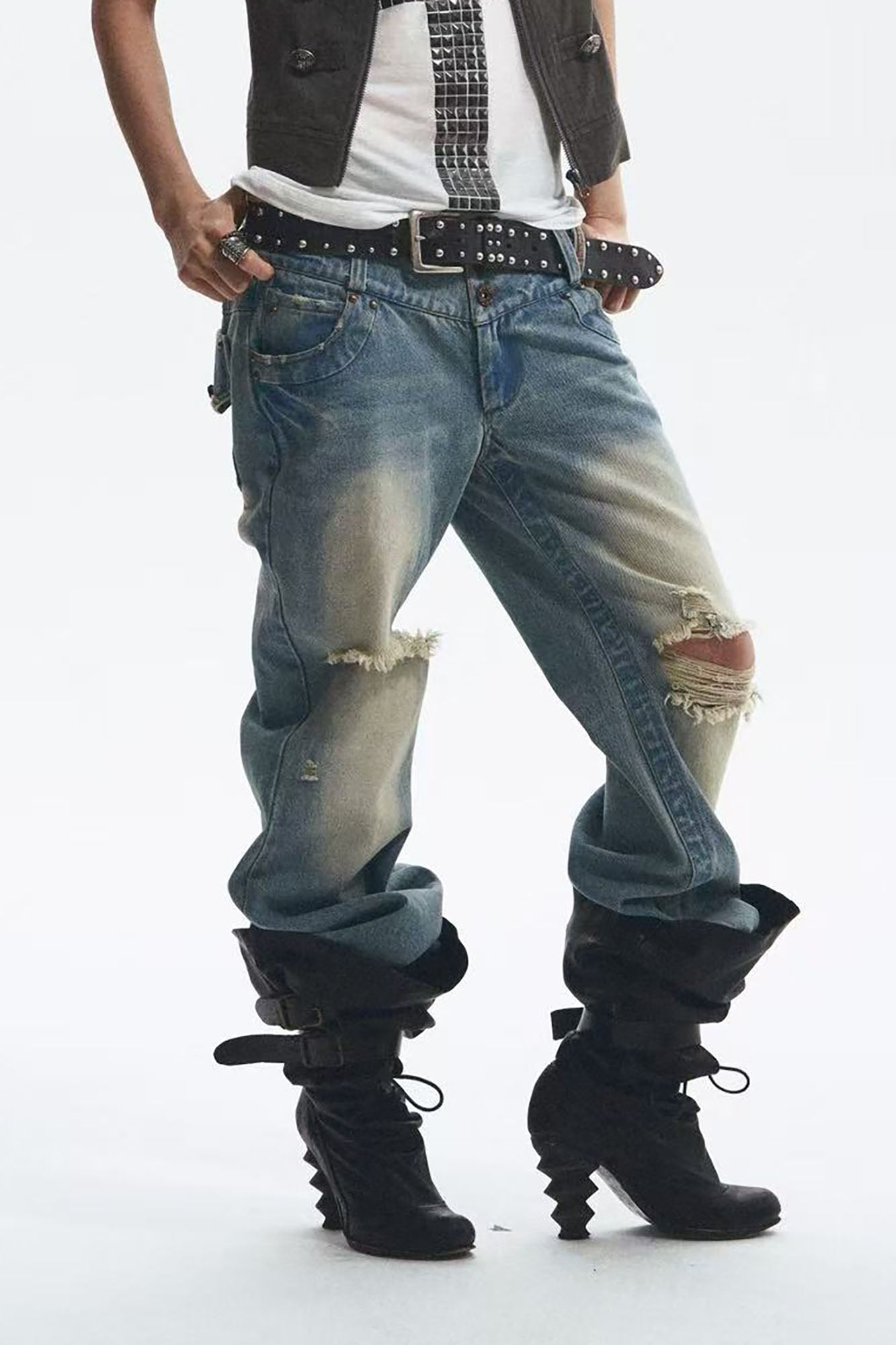 NONAME SPACE Ripped Washed Flared Jeans