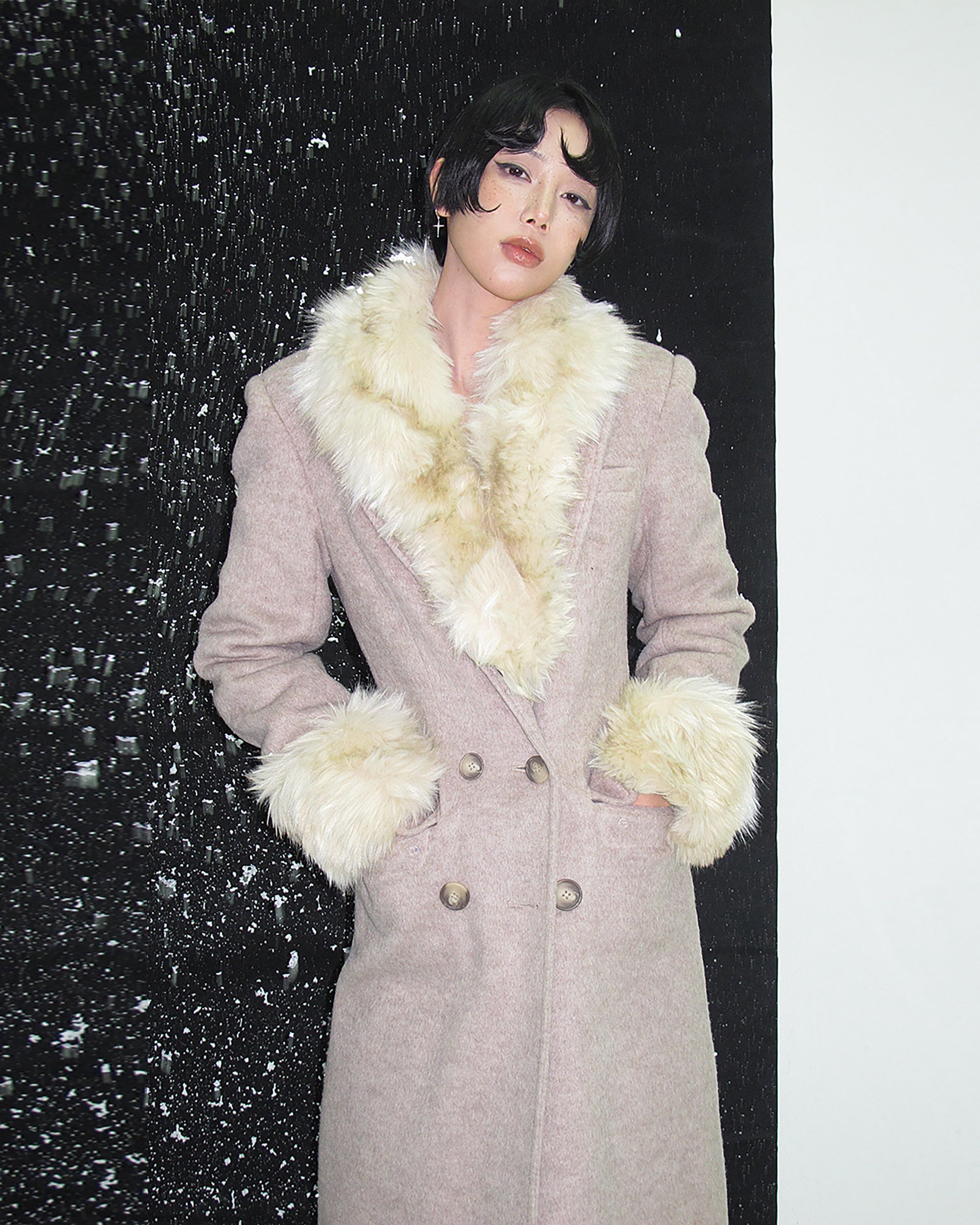 AE30 SAINT Double-Breasted Detachable Fuzzy Collar Coat