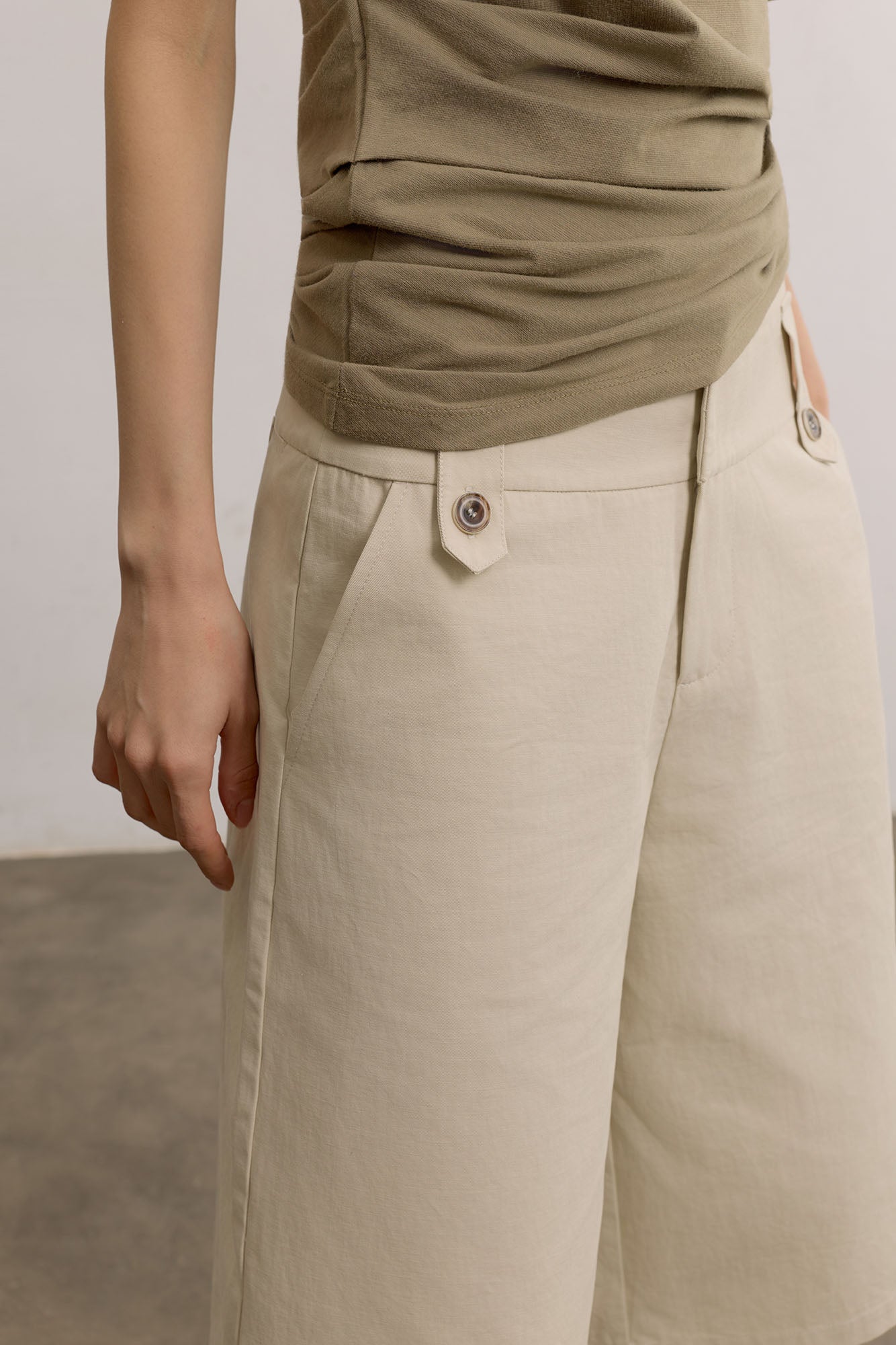 SAME FLOW Essential Straight-Leg Bermuda Shorts