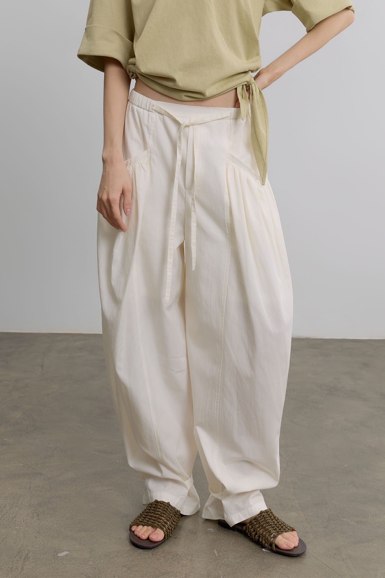 SAME FLOW Crinkled Linen-Blend Oversized Drawstring Pants