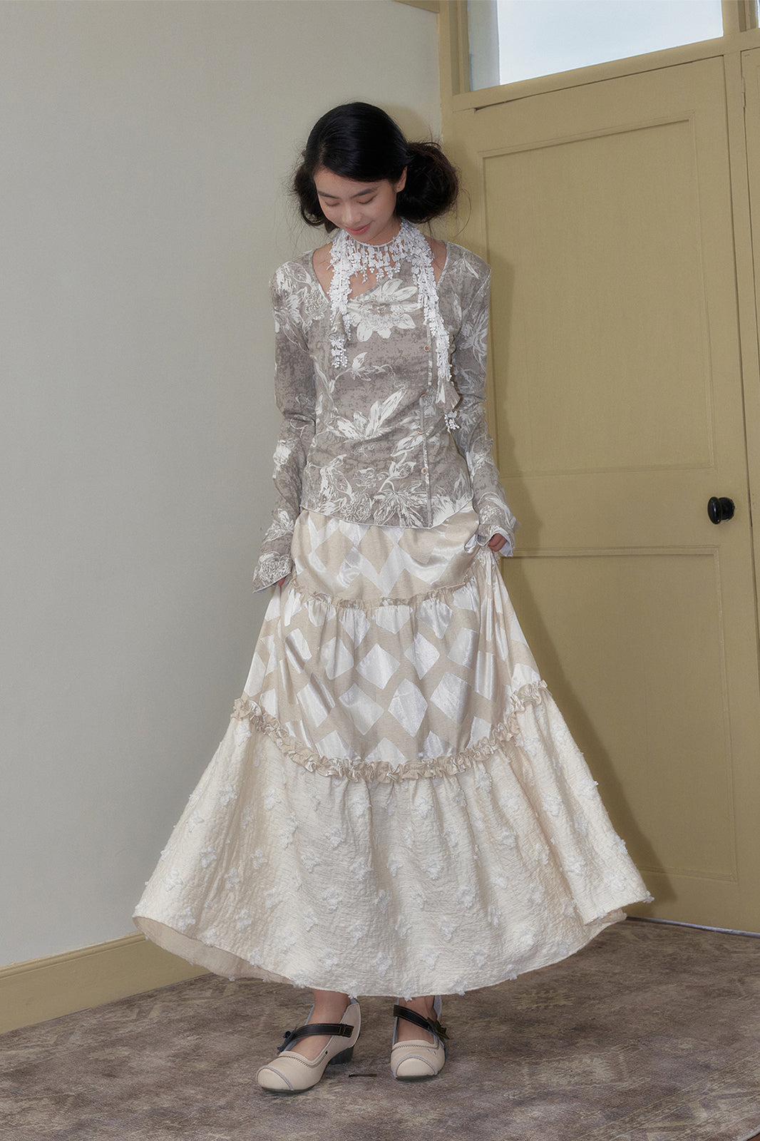 SENSELF Diamond Jacquard Tiered Maxi Skirt