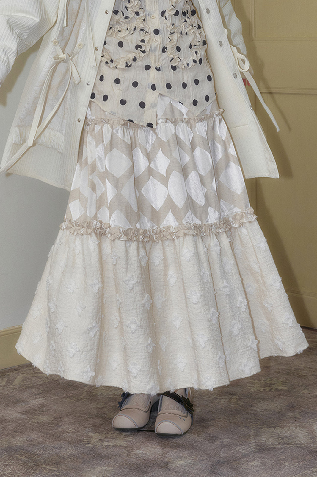 SENSELF Diamond Jacquard Tiered Maxi Skirt
