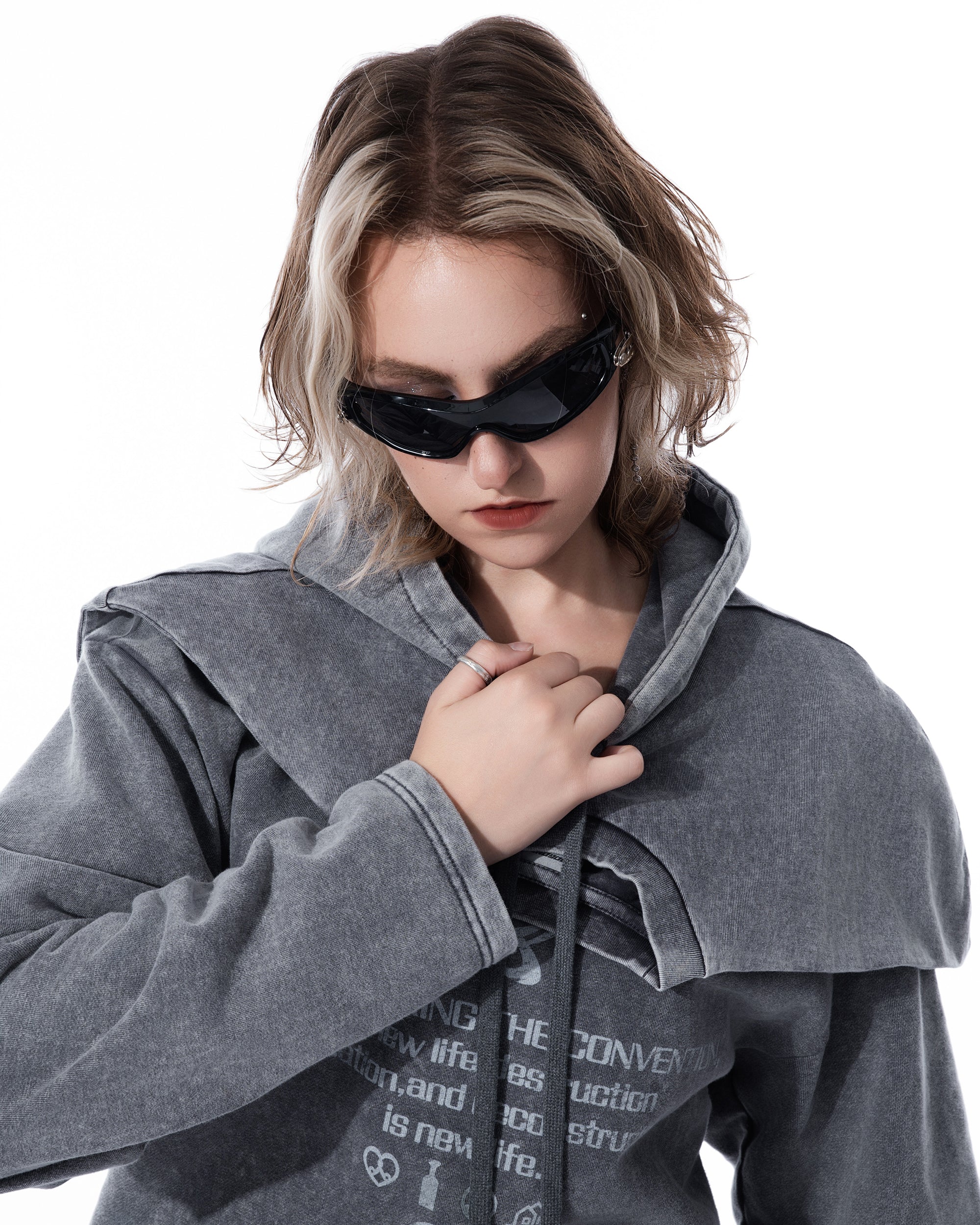 MOGONGSHE Washed Layered Shoulder-Paneled Hoodie