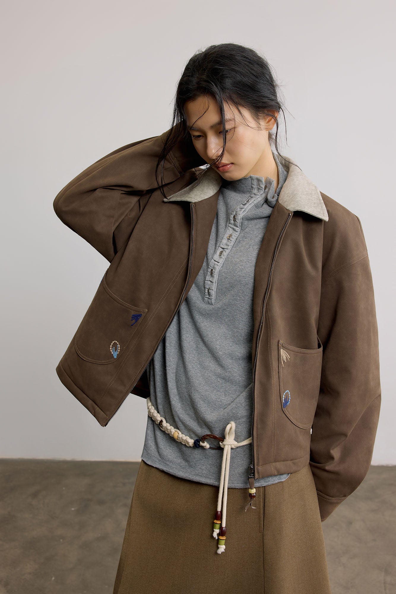 SAME FLOW Contrast Collar Embroidered Suede Jacket