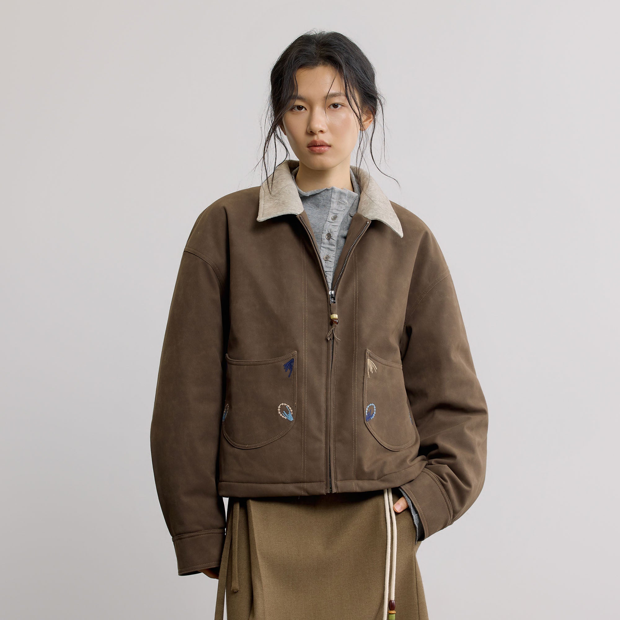 SAME FLOW Contrast Collar Embroidered Suede Jacket