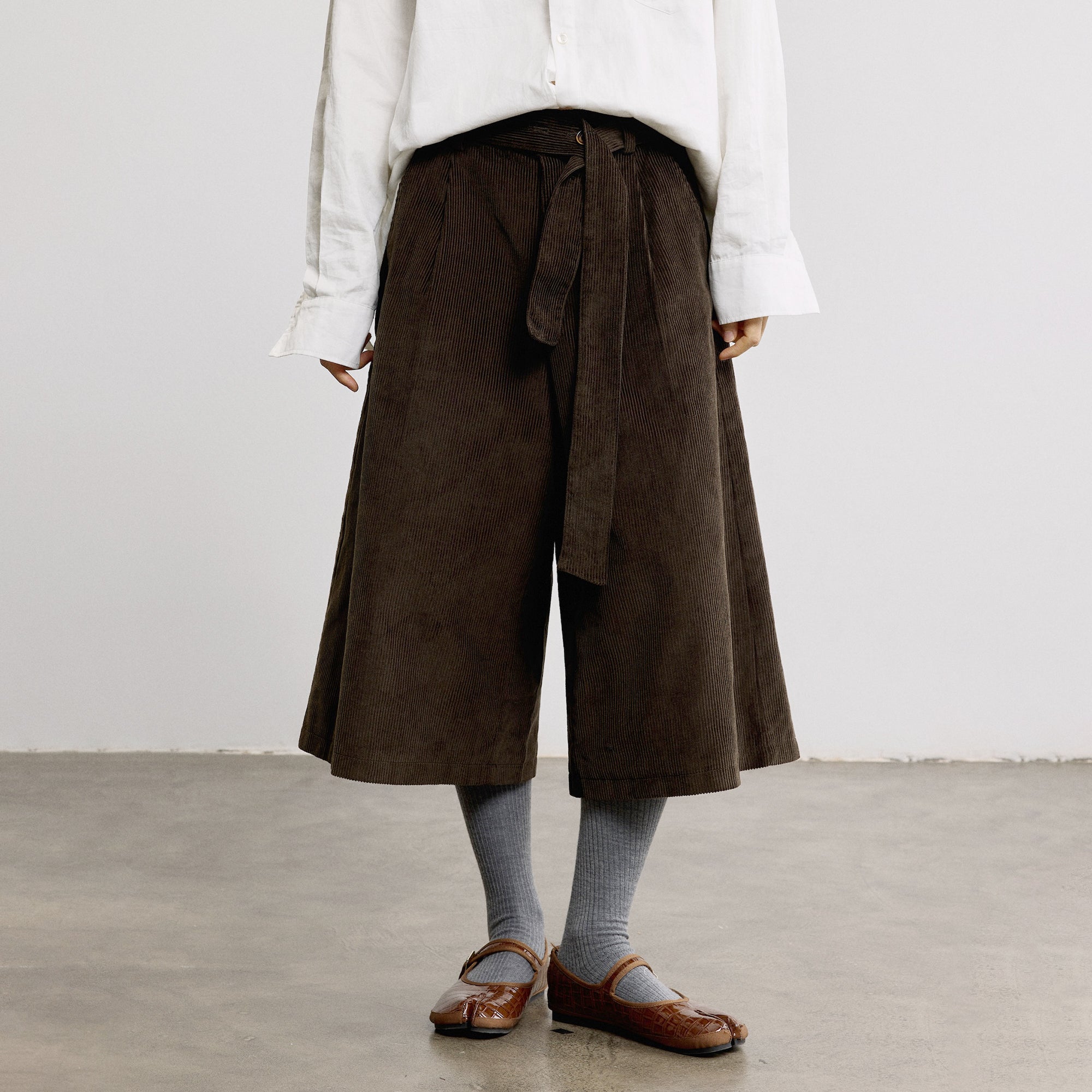 SAME FLOW Pleated Belted Corduroy Culotte Pants