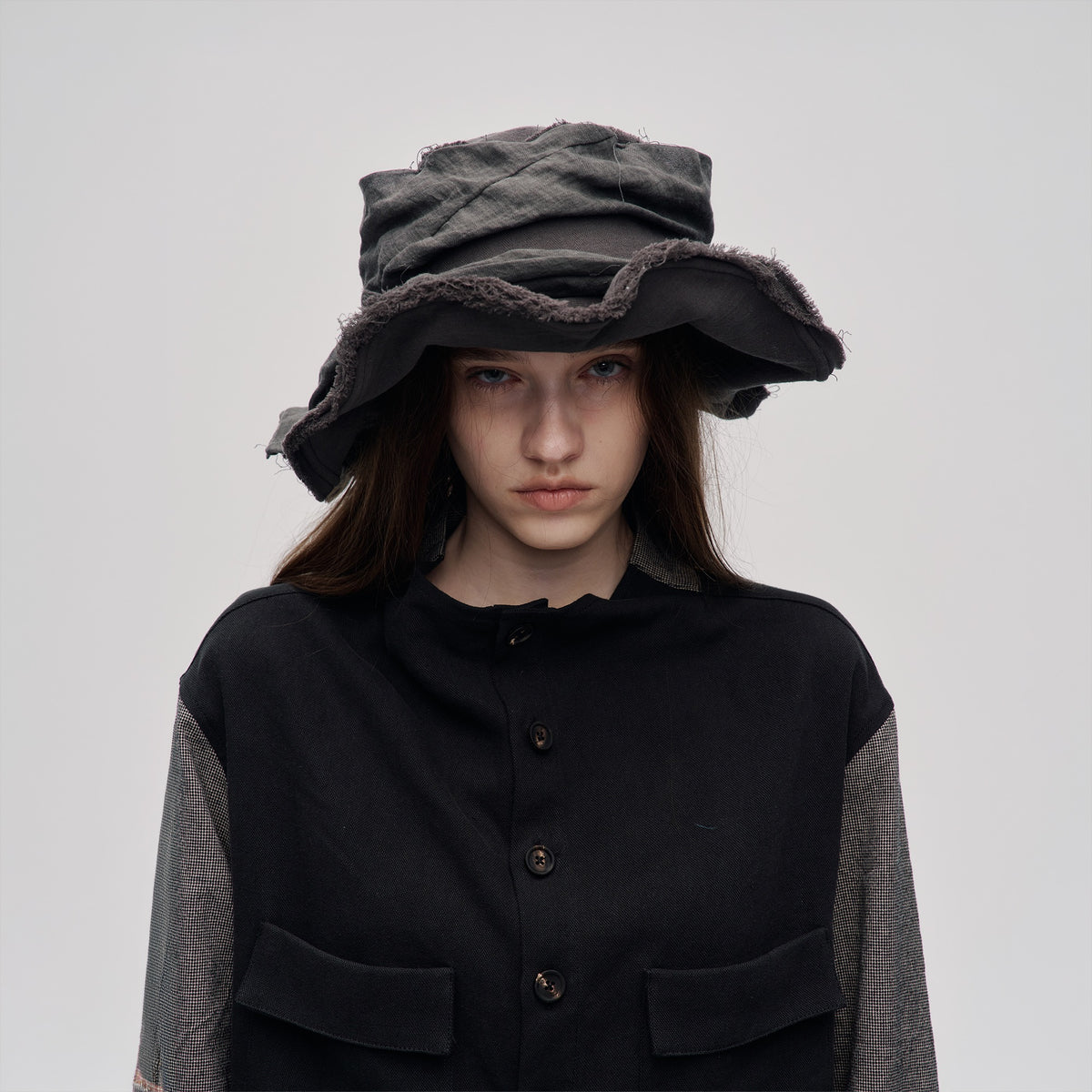 ILNya Nieternite Nifutur Frayed Raw-Edge Wide-Brim Structured Flat Top Hat
