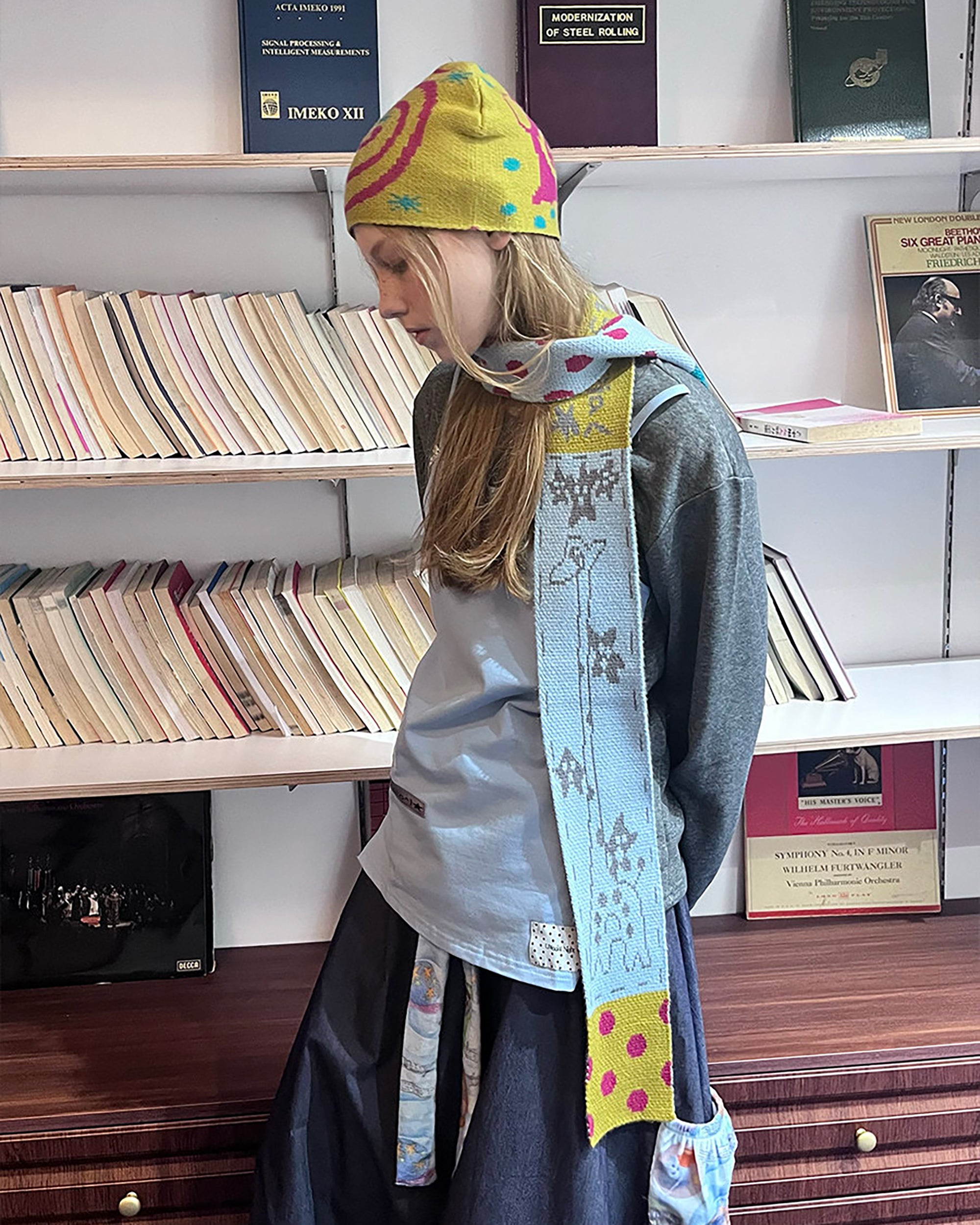 UNSOCIAL NIGHT Giraffe Graphic Polka Dot Scarf & Beanie