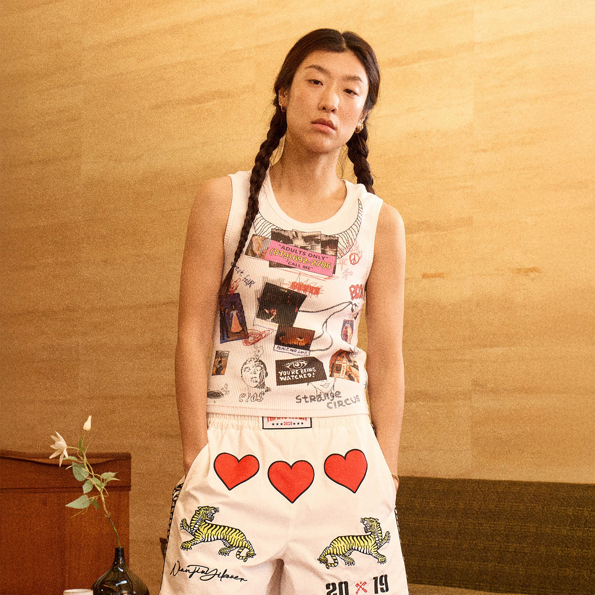 NIANJIUYIKOUER Collage Graphic Ribbed Tank Top