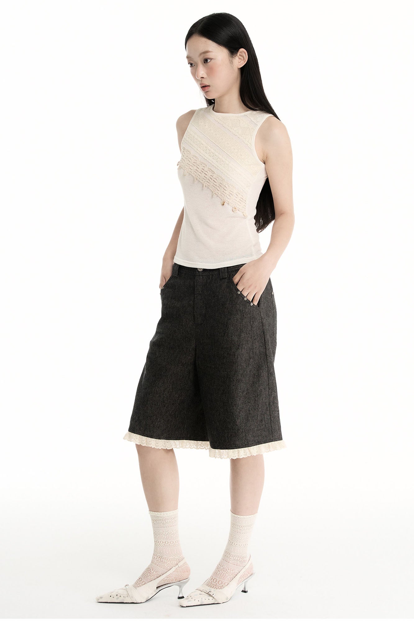 CONFUN Studded Lace-Hem Linen-Cotton Shorts