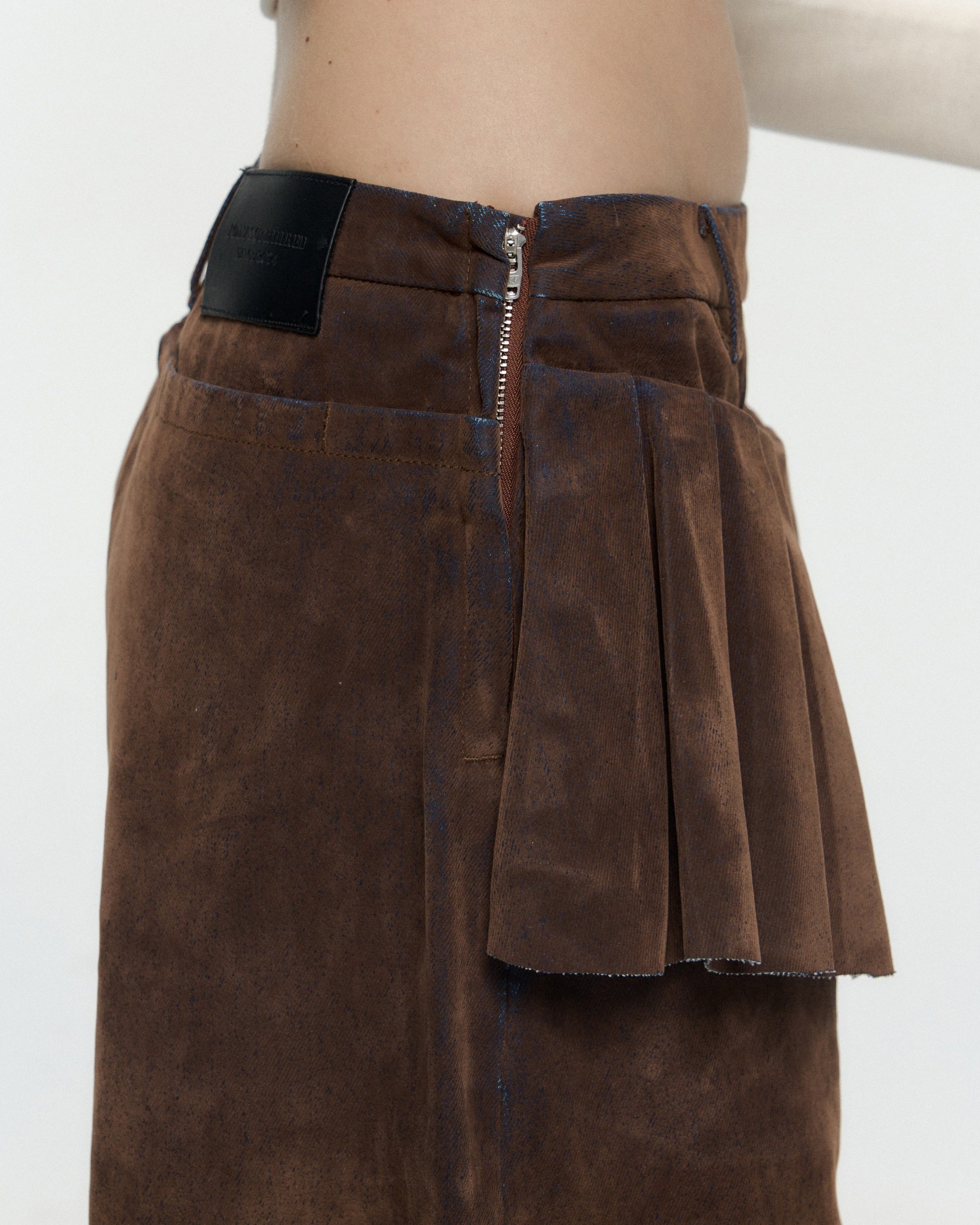 10AMSOTIIIIIIRED Frayed-Front Pleated Straight Jeans