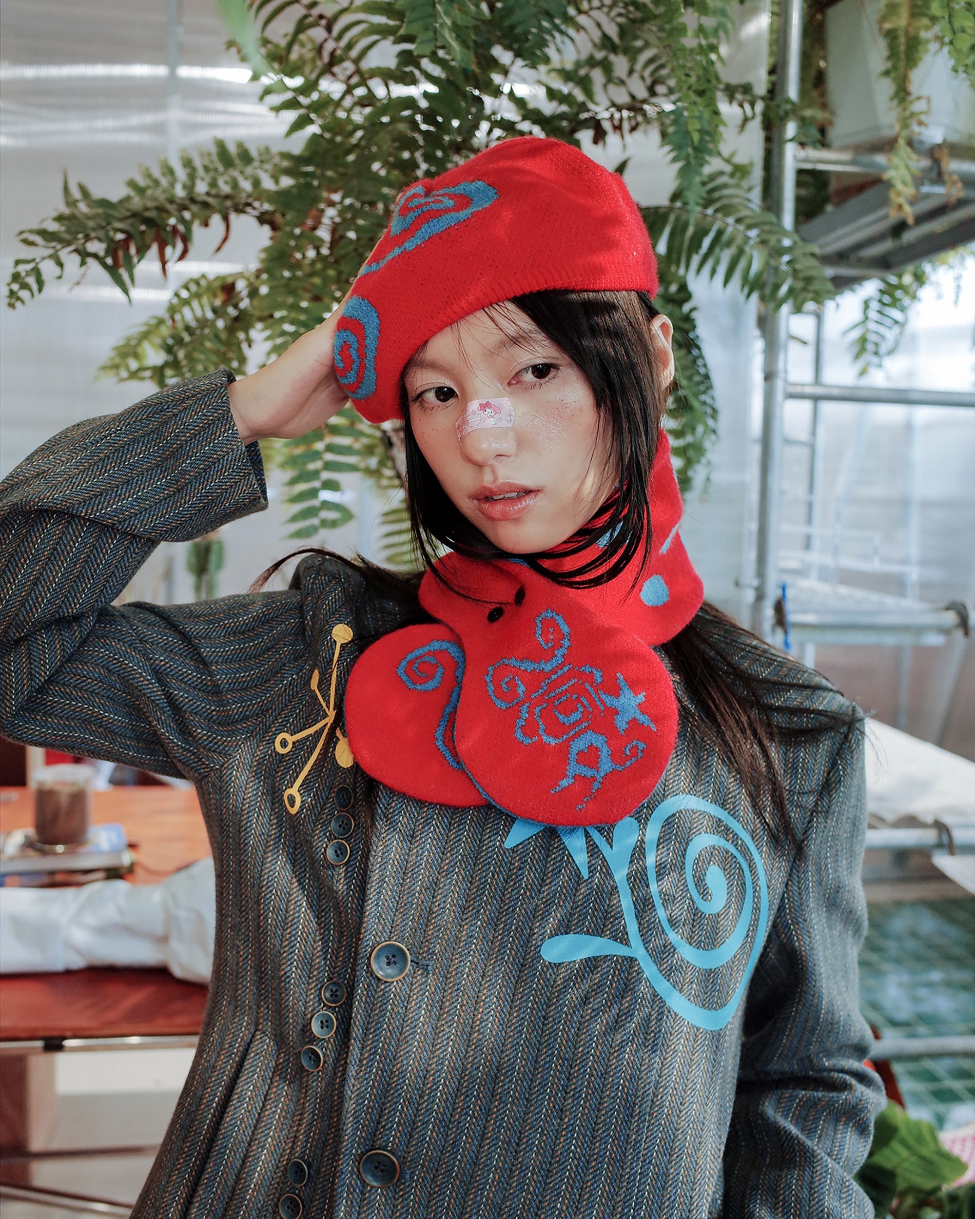 UNSOCIAL NIGHT Reversible Graphic Polka-Dot Knit Beret & Scarf