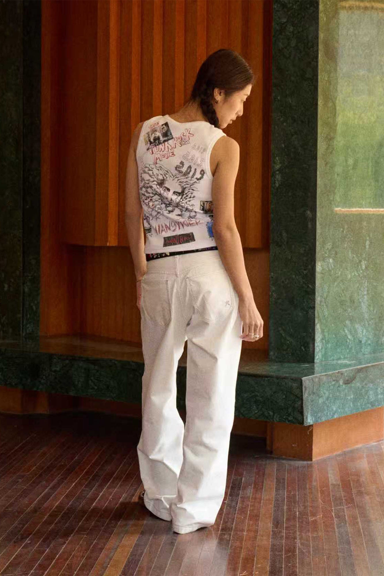 NIANJIUYIKOUER Collage Graphic Ribbed Tank Top