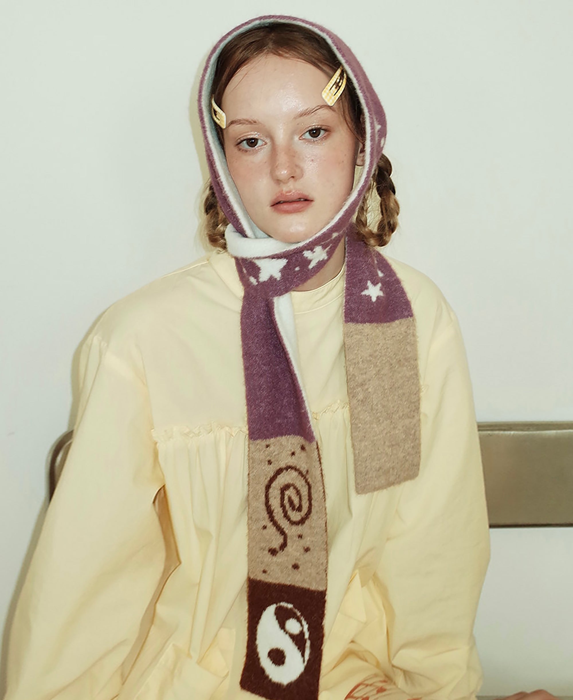 UNSOCIAL NIGHT Star Contrast Knit Scarf