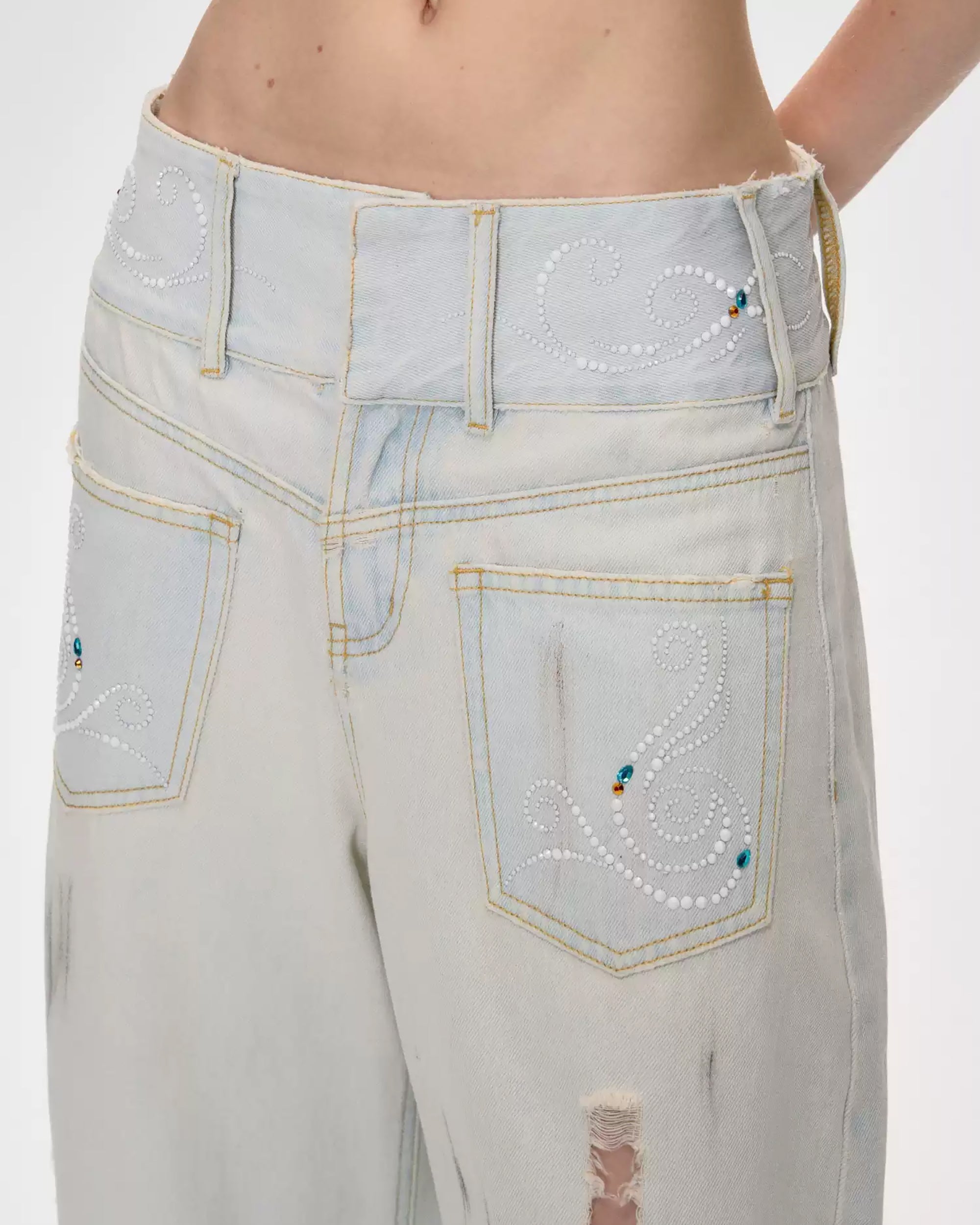 10AMSOTIIIIIIRED Distressed Wave Diamond Wide Waist Curved Jeans