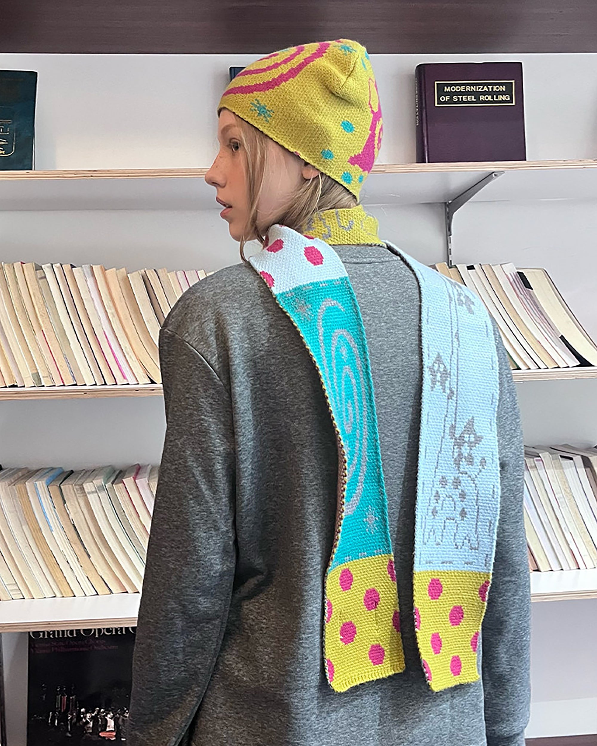 UNSOCIAL NIGHT Giraffe Graphic Polka Dot Scarf & Beanie