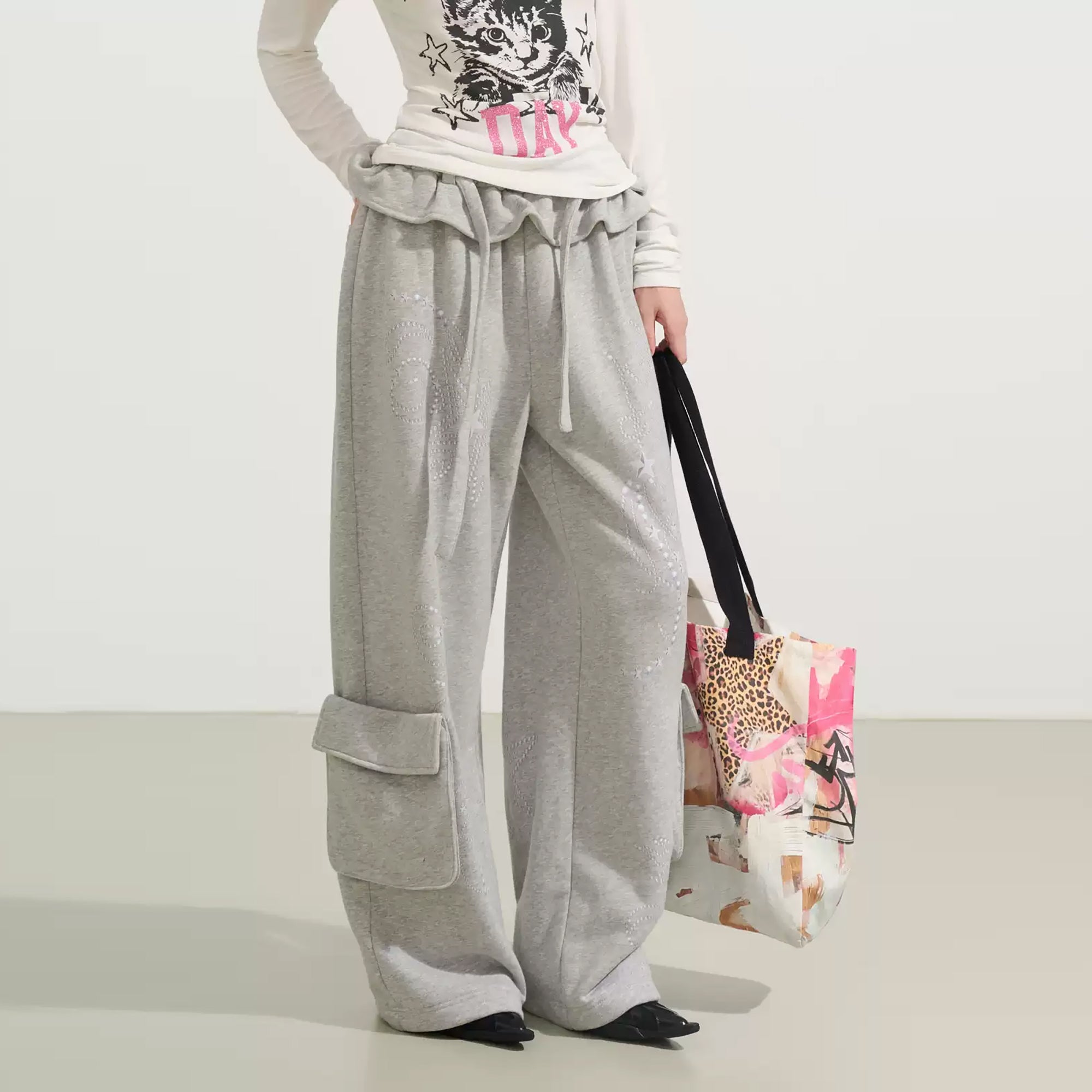 SOFITTE Ruffle-Waist Elastic Cargo Sweatpants