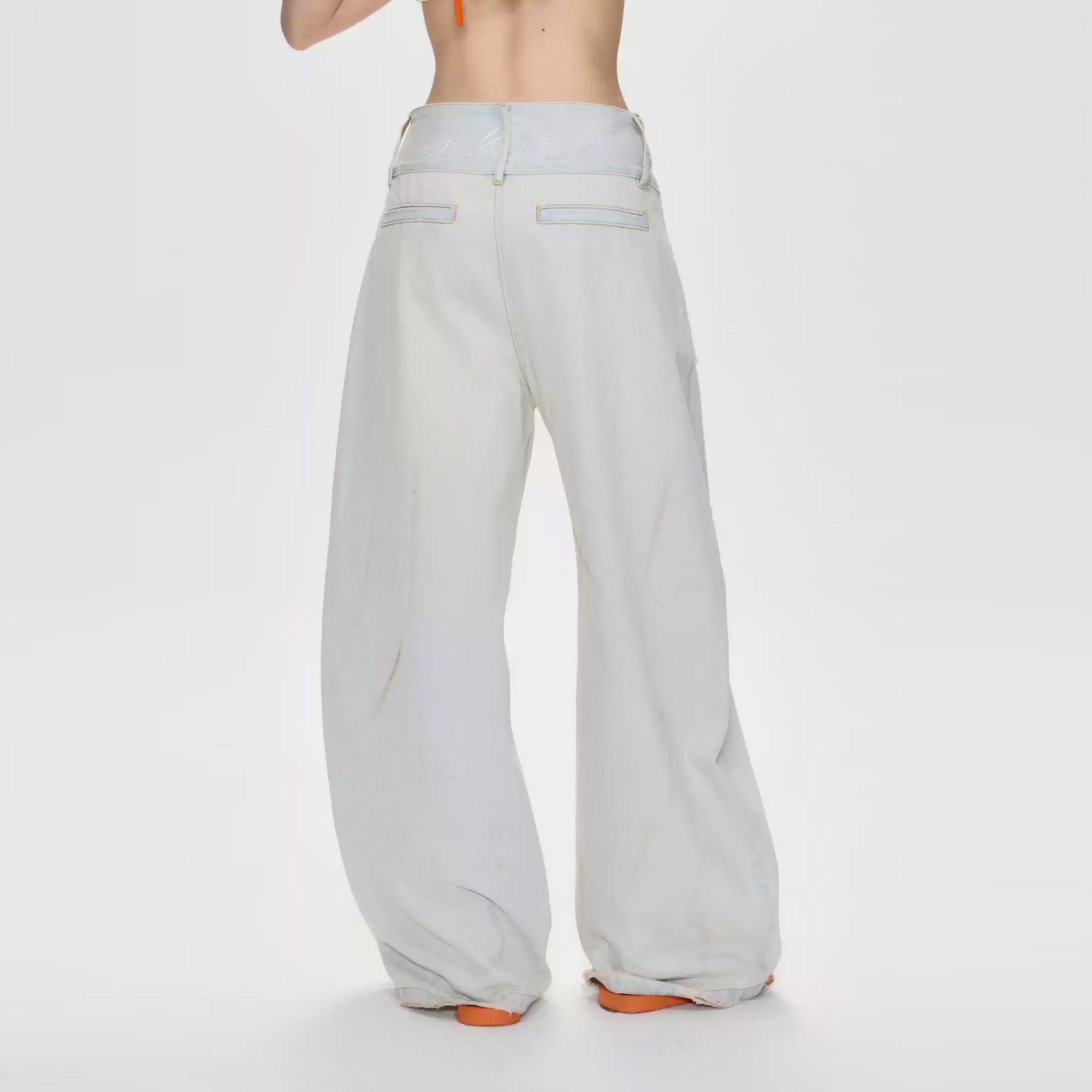 10AMSOTIIIIIIRED Distressed Wave Diamond Wide Waist Curved Jeans