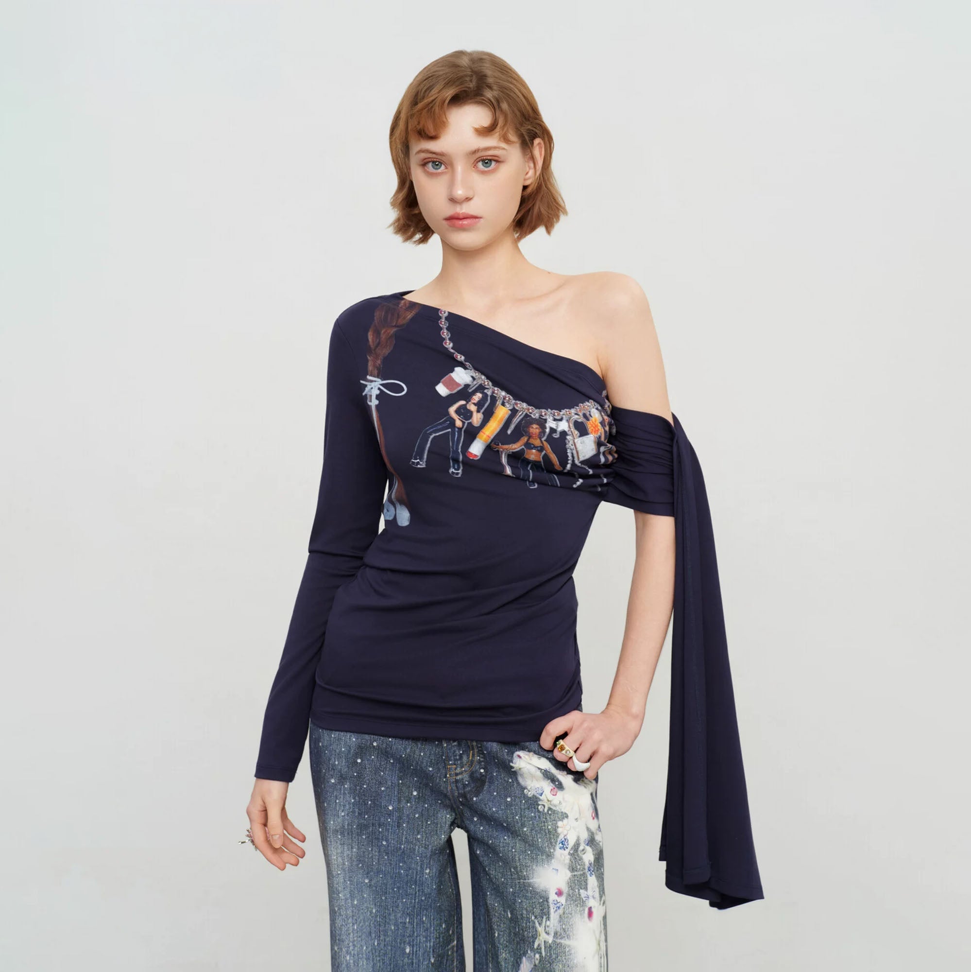 SOFITTE Asymmetric One-Shoulder Graphic Long-Sleeve Tee