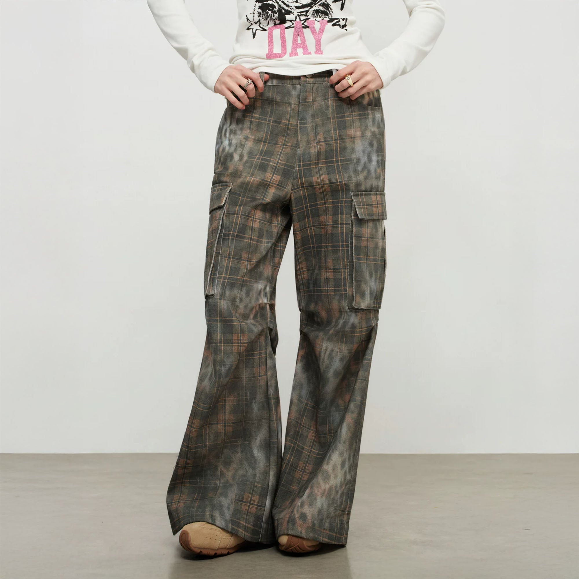 SOFITTE Leopard Plaid Straight-Leg Cargo Pants