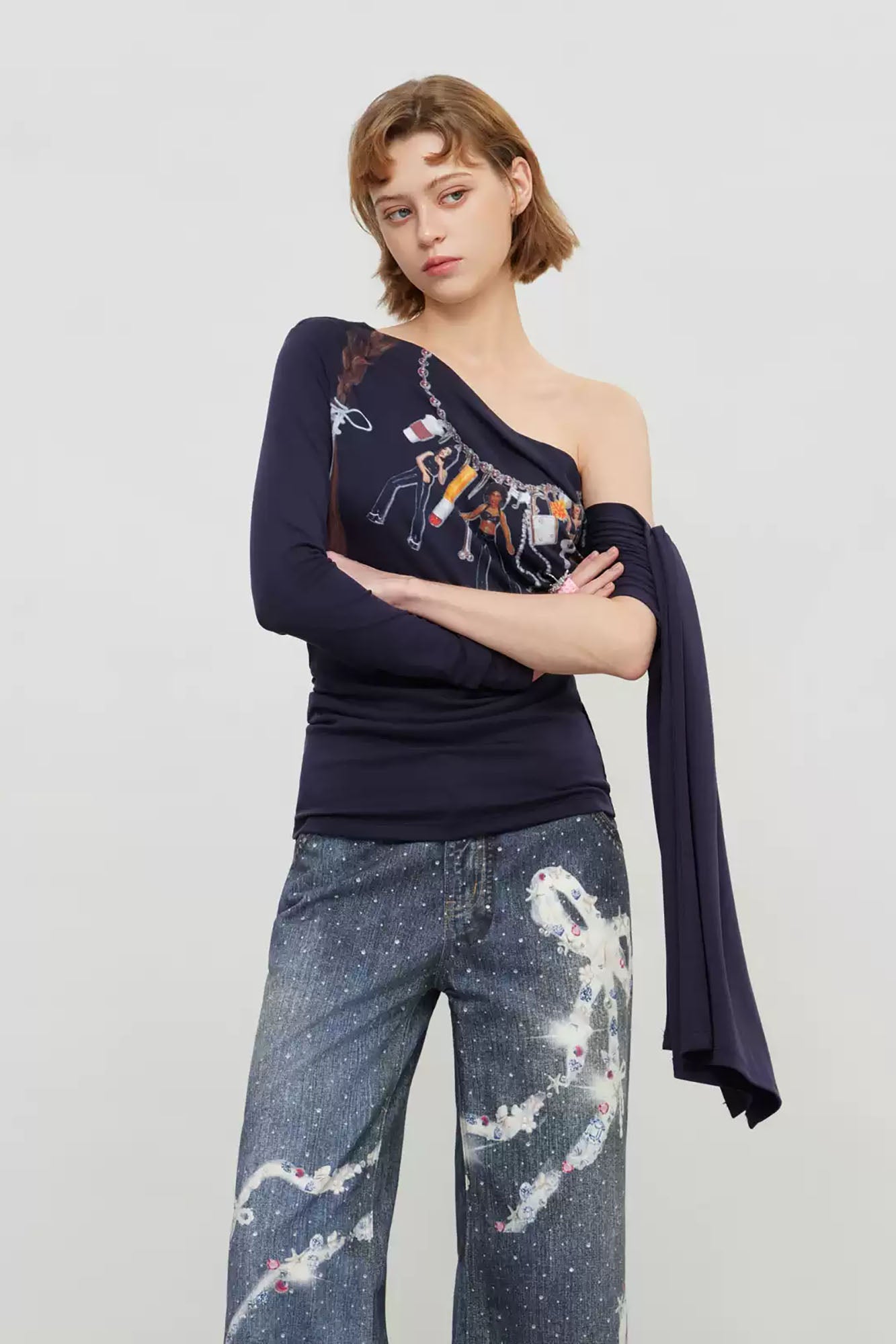 SOFITTE Asymmetric One-Shoulder Graphic Long-Sleeve Tee