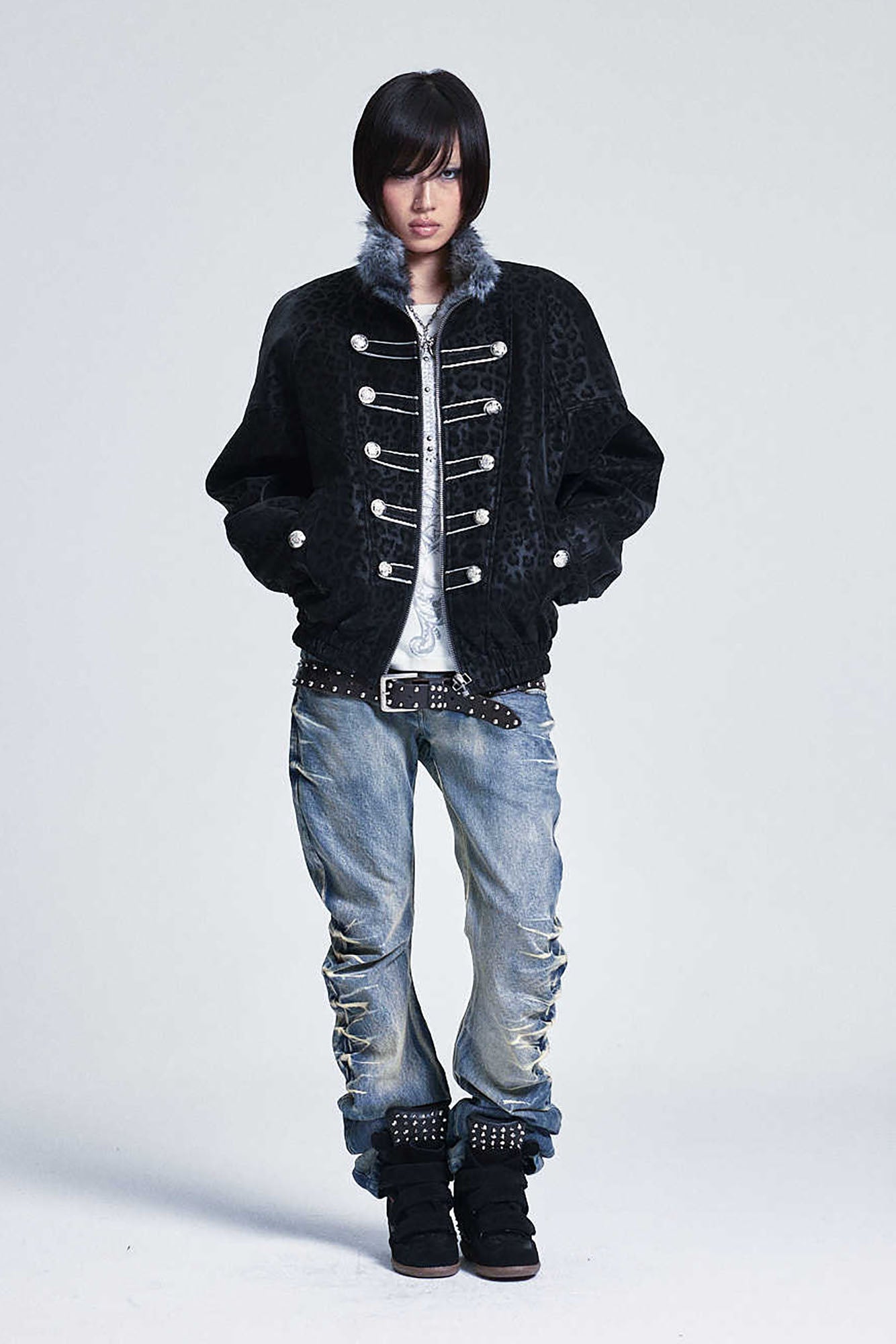 NONAME SPACE Washed Studded Curved Stacked Jeans