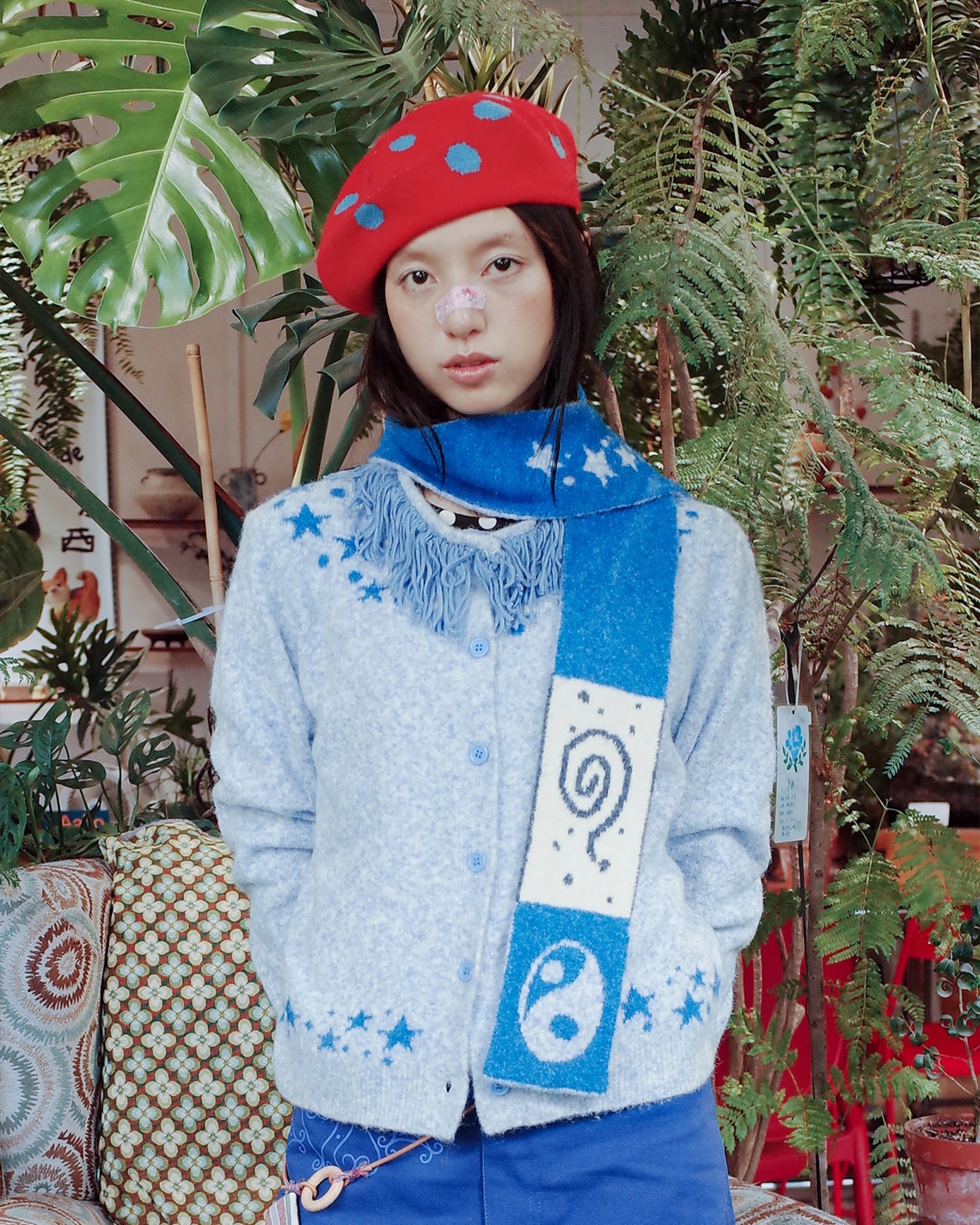 UNSOCIAL NIGHT Reversible Graphic Polka-Dot Knit Beret & Scarf