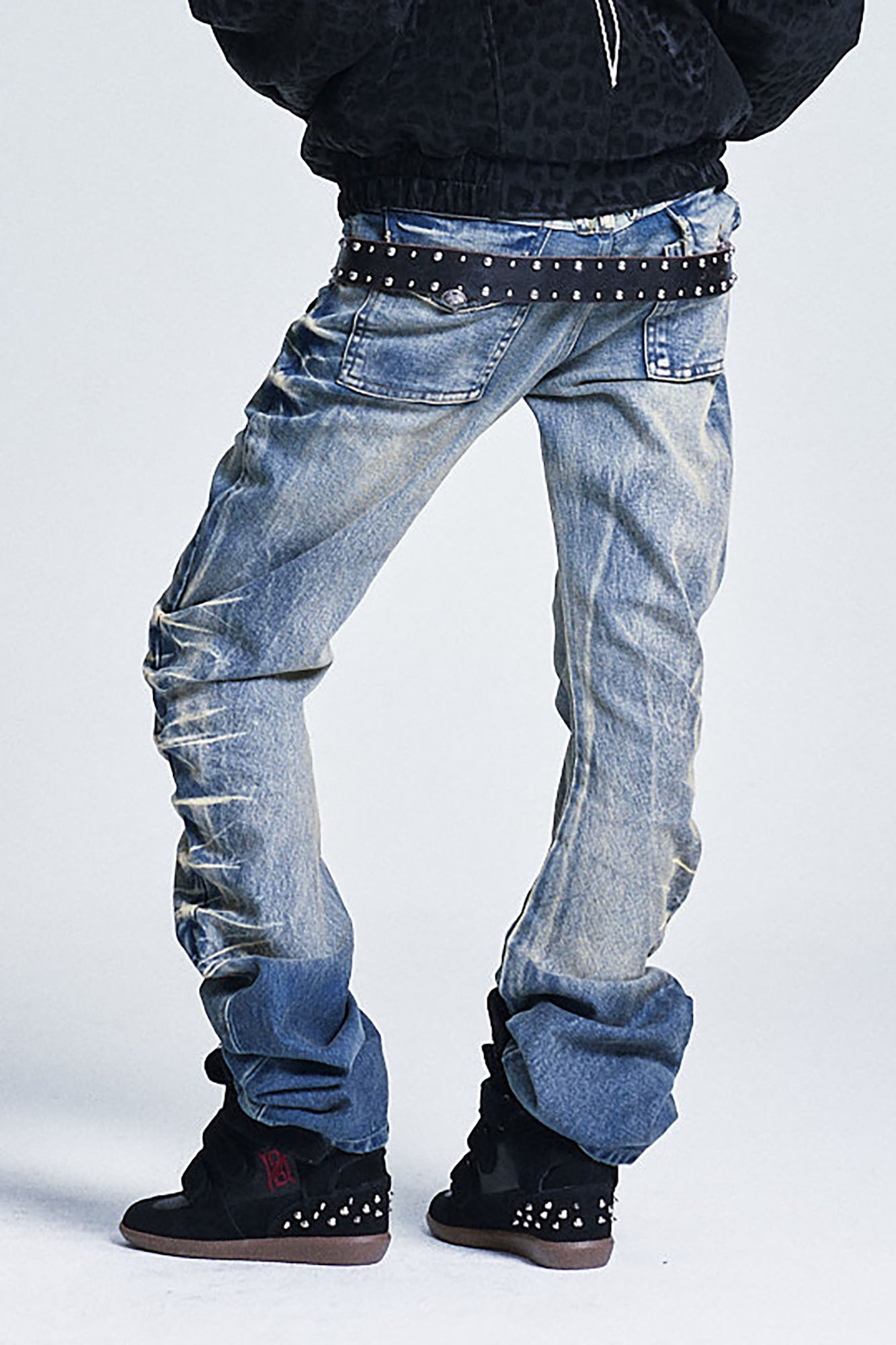 NONAME SPACE Washed Studded Curved Stacked Jeans