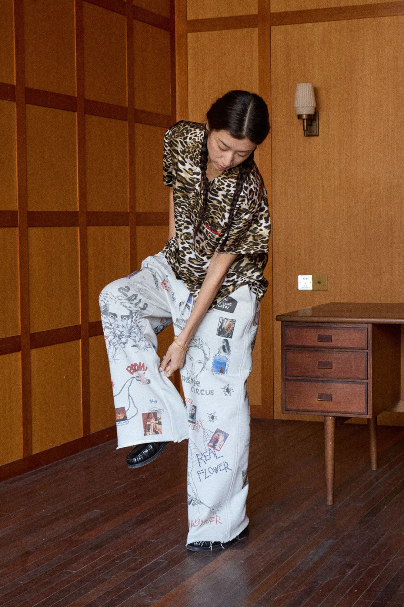 NIANJIUYIKOUER Leopard Full-Print Linen-Blend Half Shirt