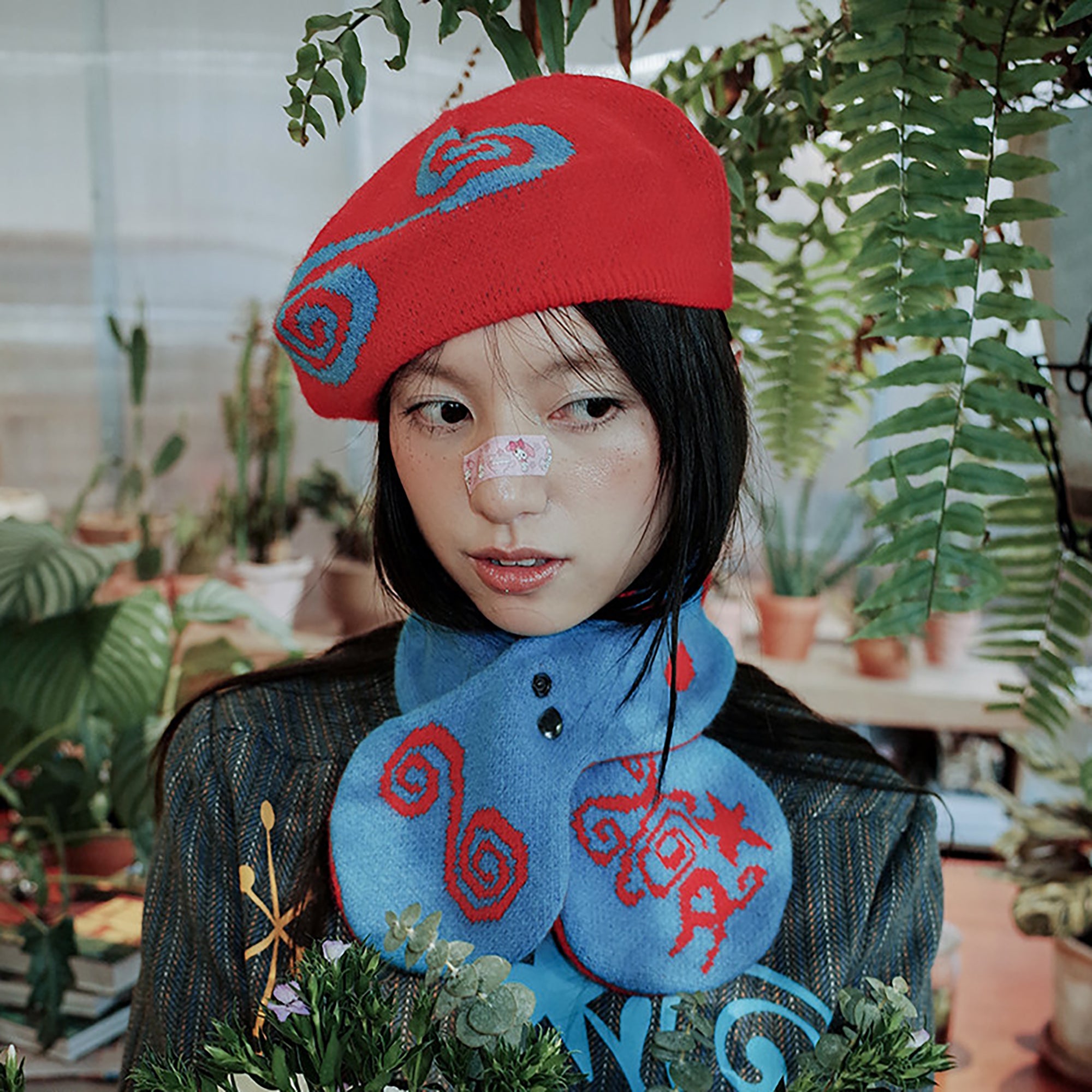 UNSOCIAL NIGHT Reversible Graphic Polka-Dot Knit Beret & Scarf