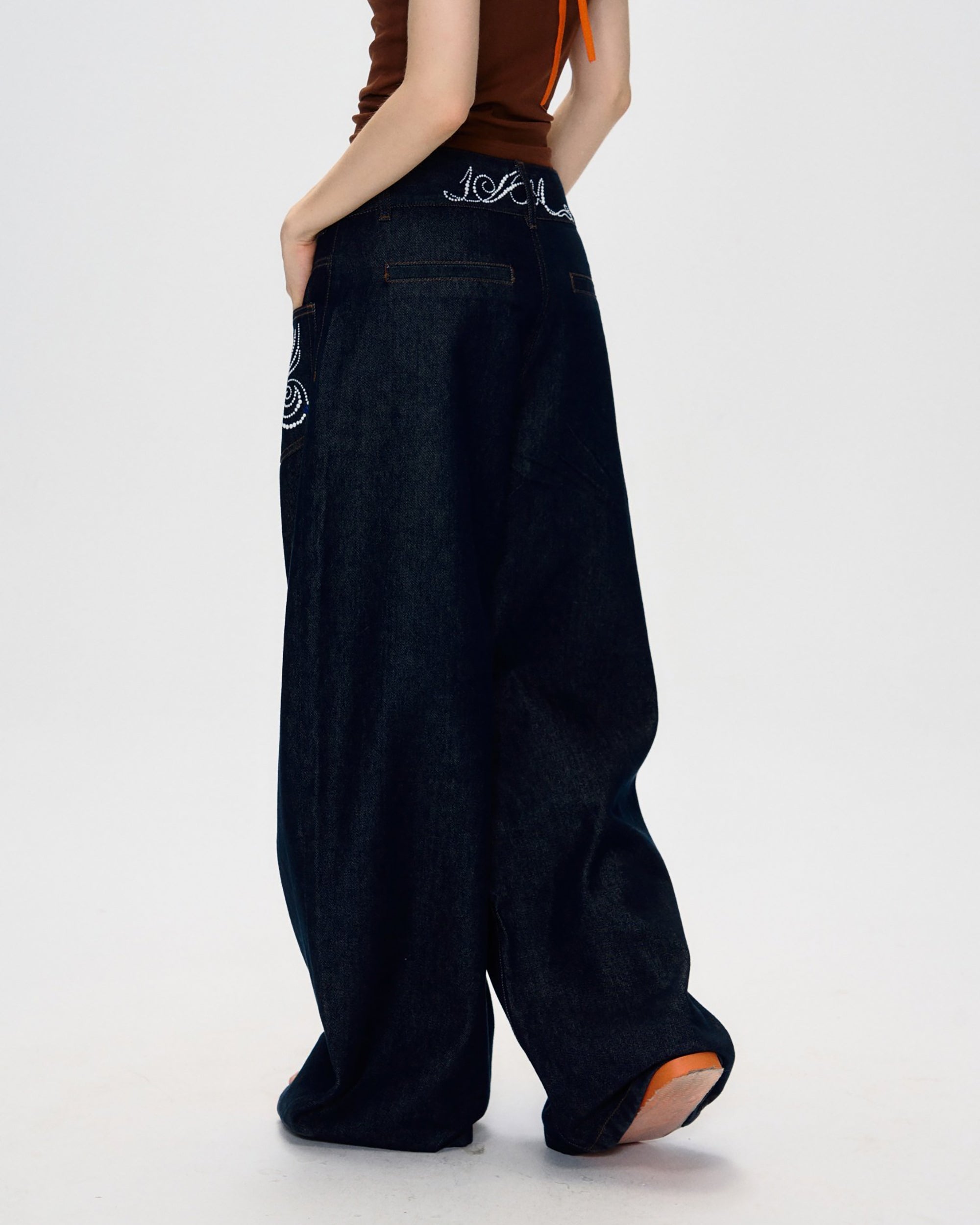 10AMSOTIIIIIIRED Wave Diamond Curved Wide-Leg Jeans