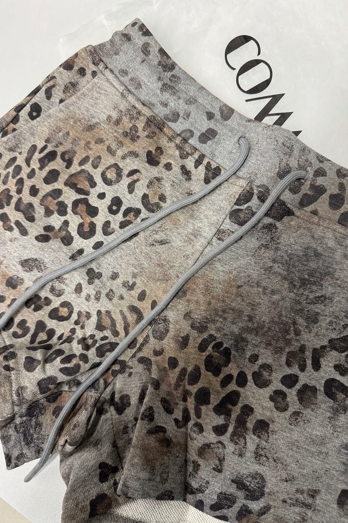 COMMAND N Gradient Leopard Drawstring Cropped Shorts
