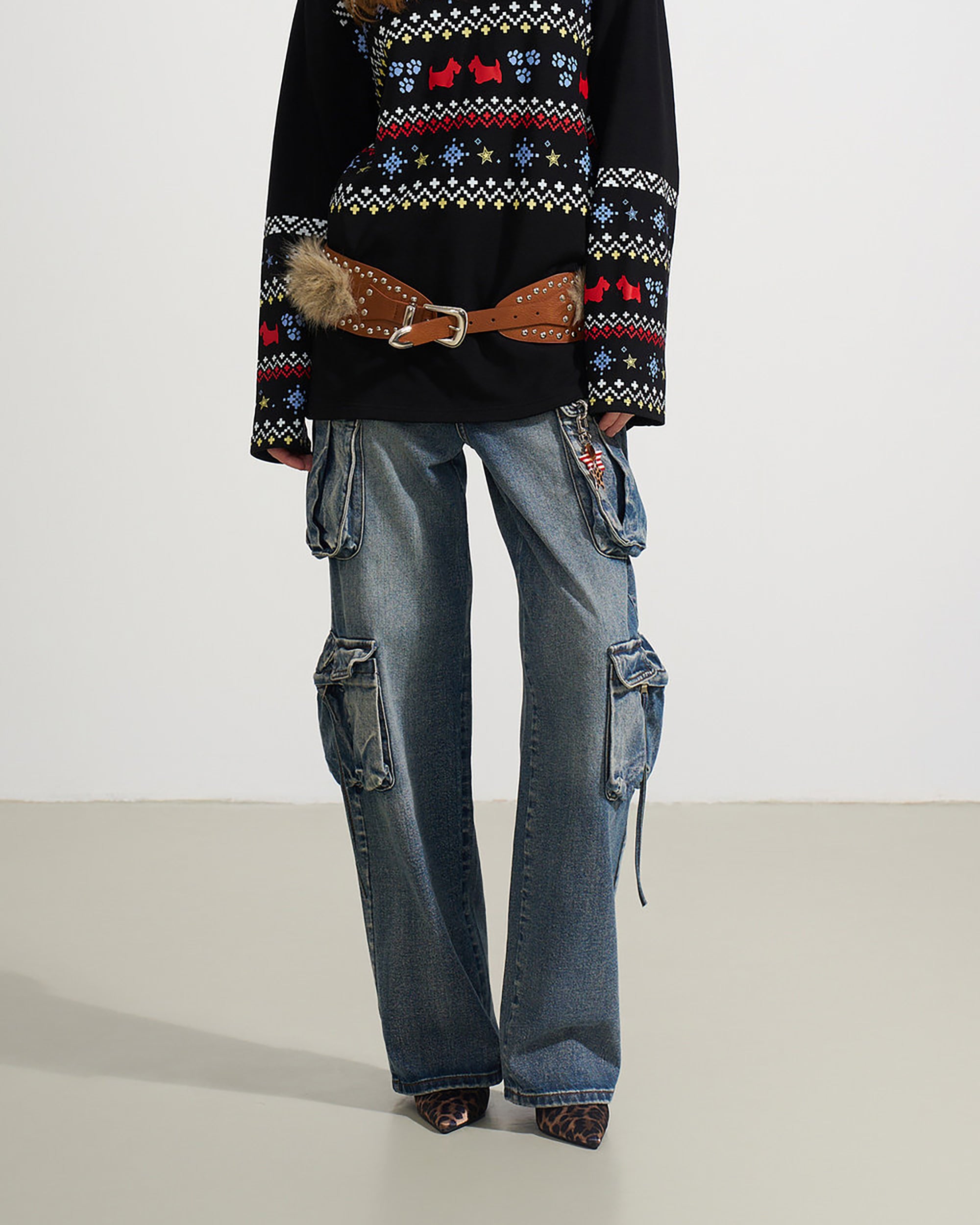 SOFITTE Multi-Pocket Star Pendant Relaxed Jeans