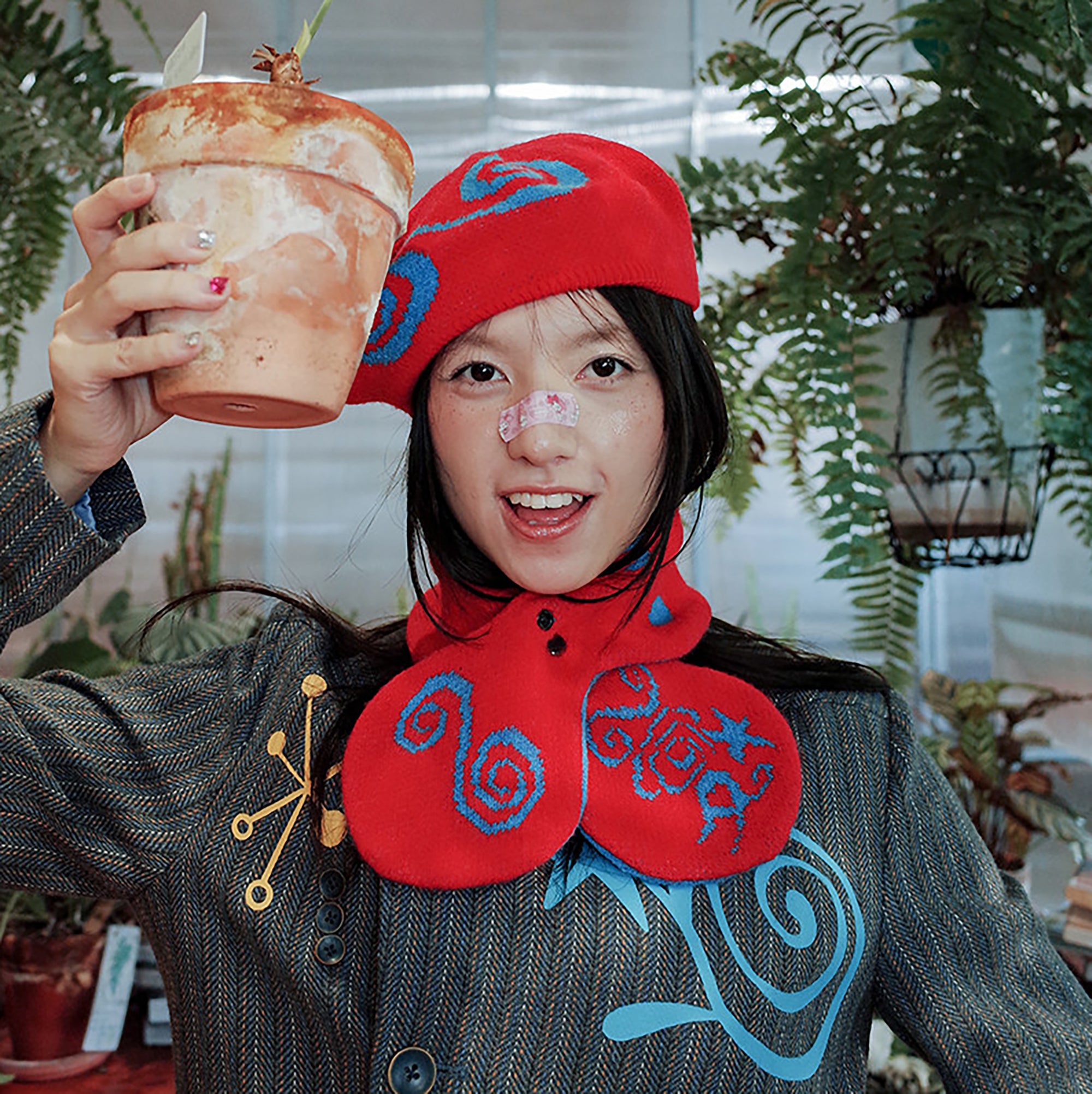 UNSOCIAL NIGHT Reversible Graphic Polka-Dot Knit Beret & Scarf