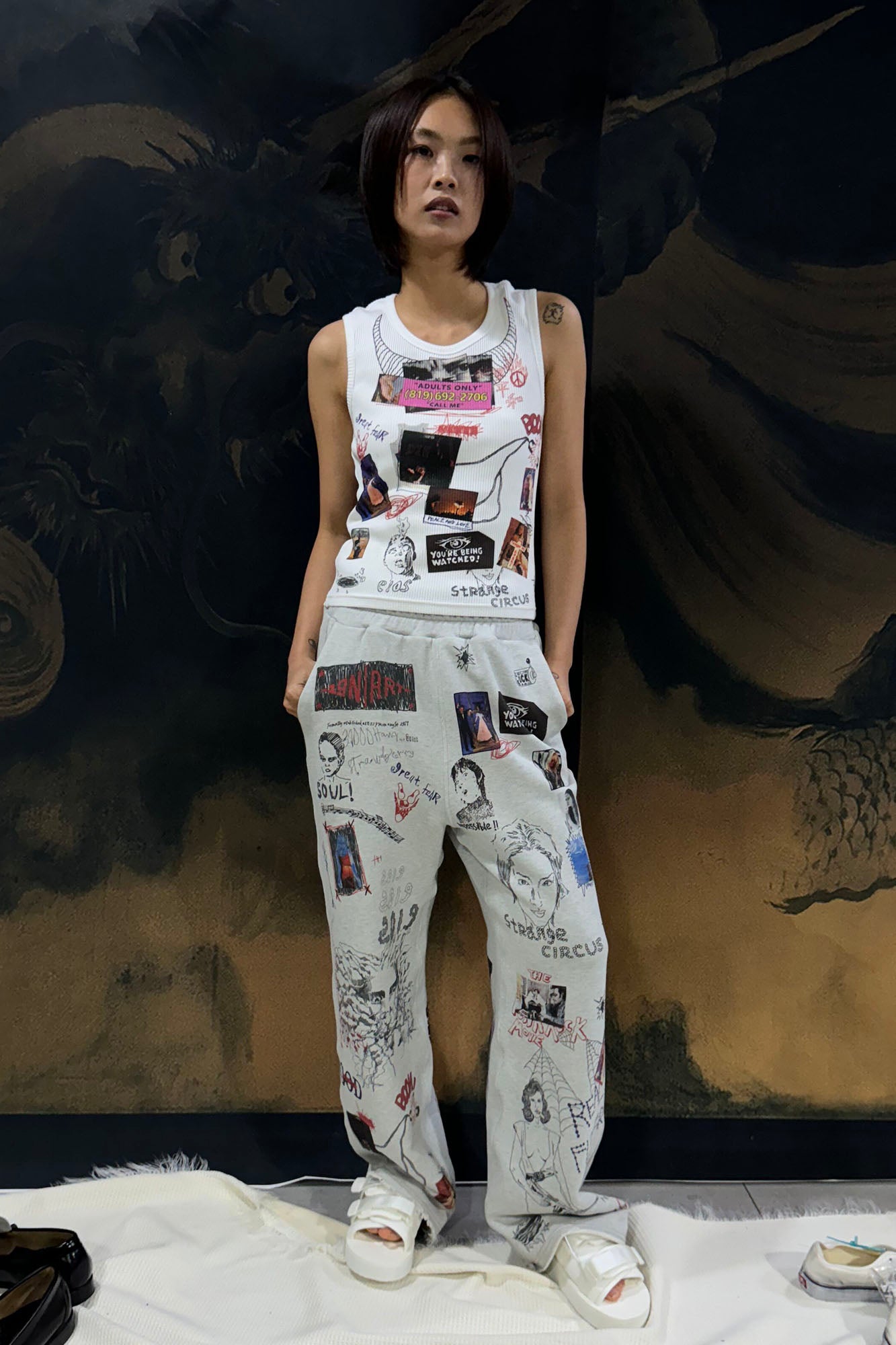 NIANJIUYIKOUER Collage Graphic Ribbed Tank Top