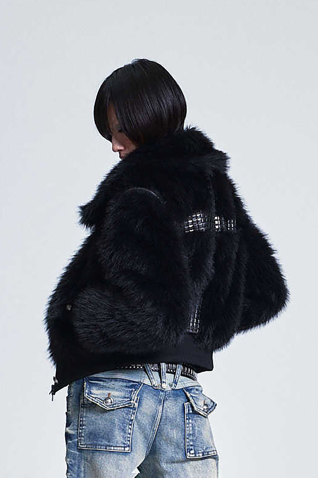 NONAME SPACE Detachable Sleeve Studded Cross Faux Fur Jacket