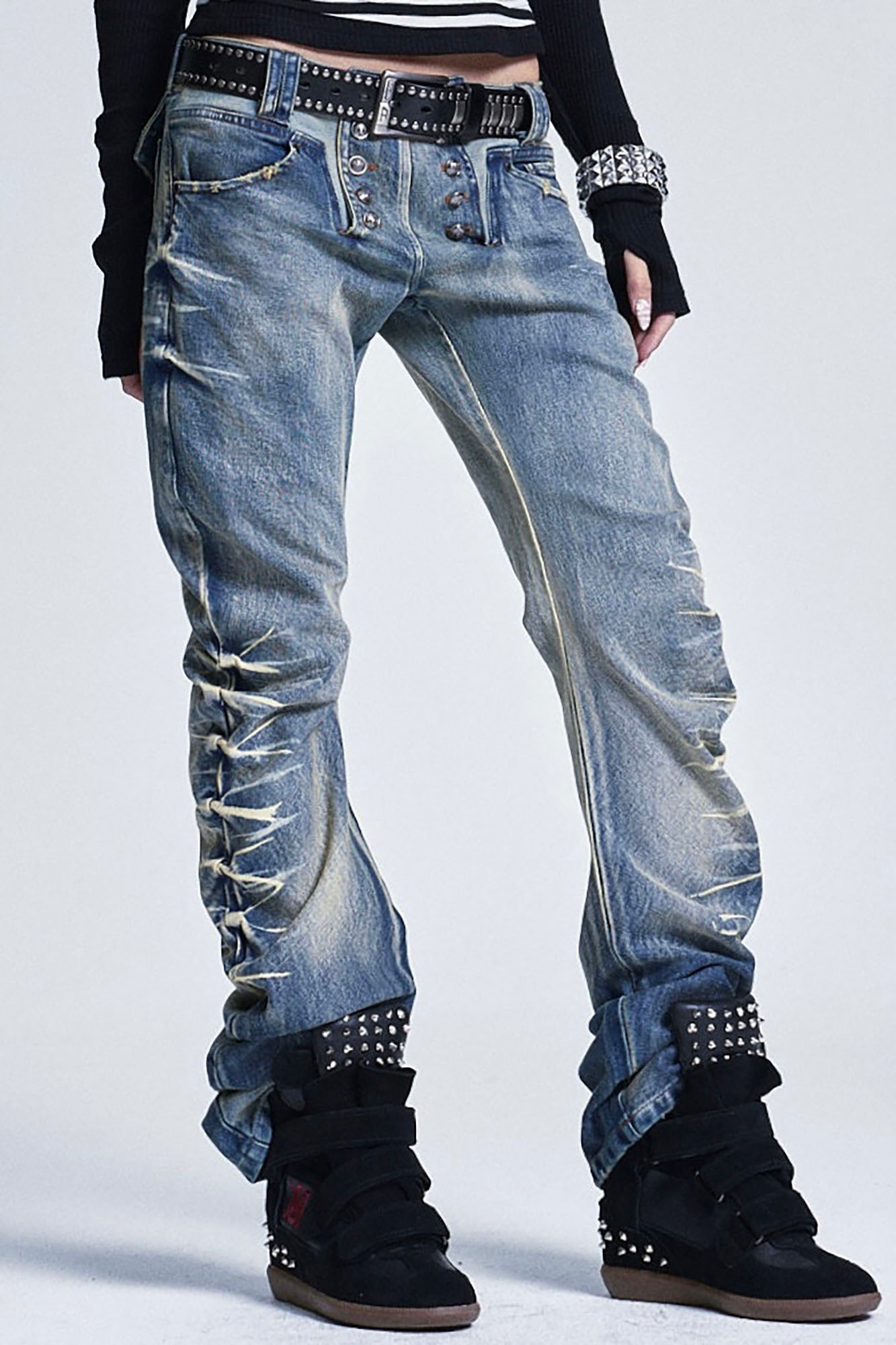 NONAME SPACE Washed Studded Curved Stacked Jeans