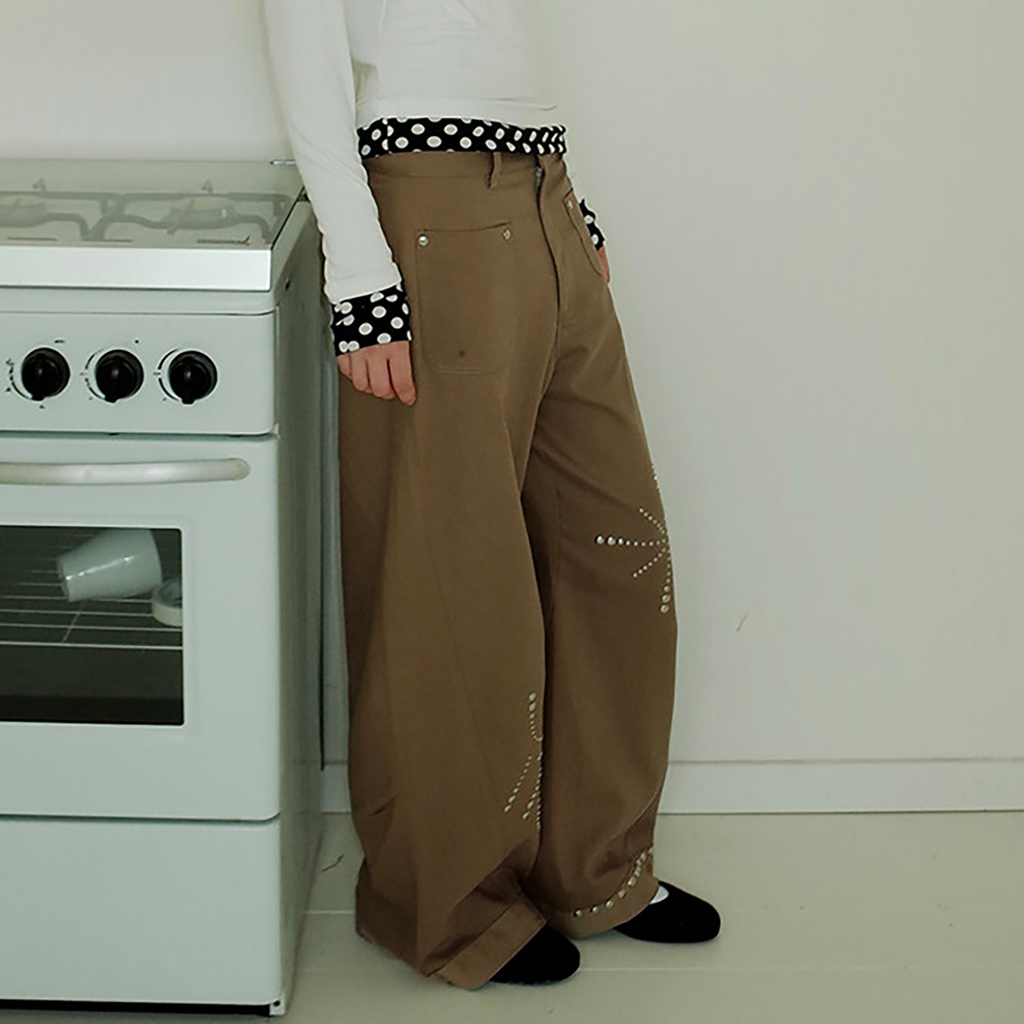 UNSOCIAL NIGHT Retro Rivet Low-Rise Barrel Pants