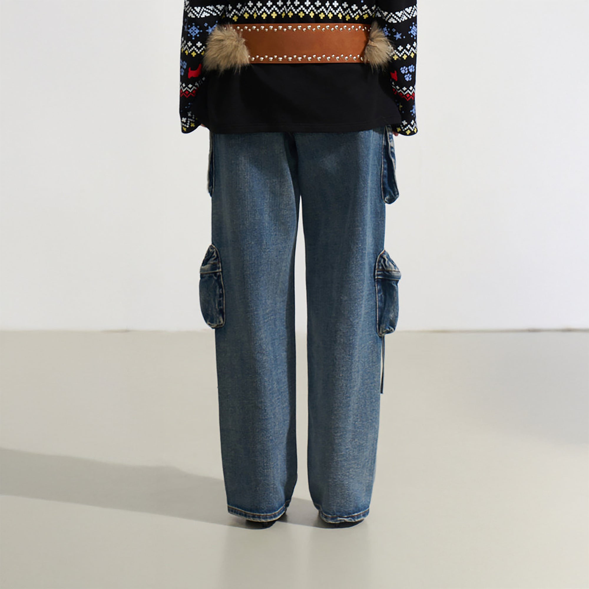 SOFITTE Multi-Pocket Star Pendant Relaxed Jeans