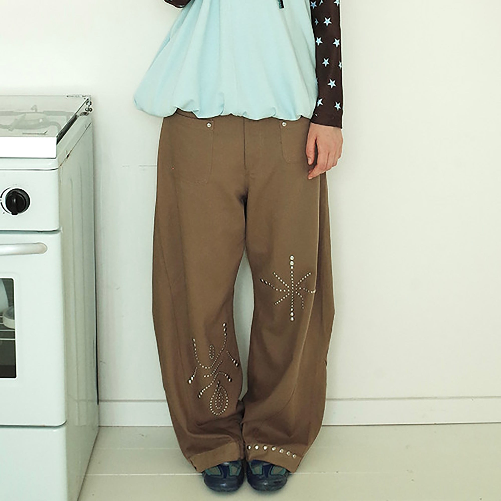 UNSOCIAL NIGHT Retro Rivet Low-Rise Barrel Pants
